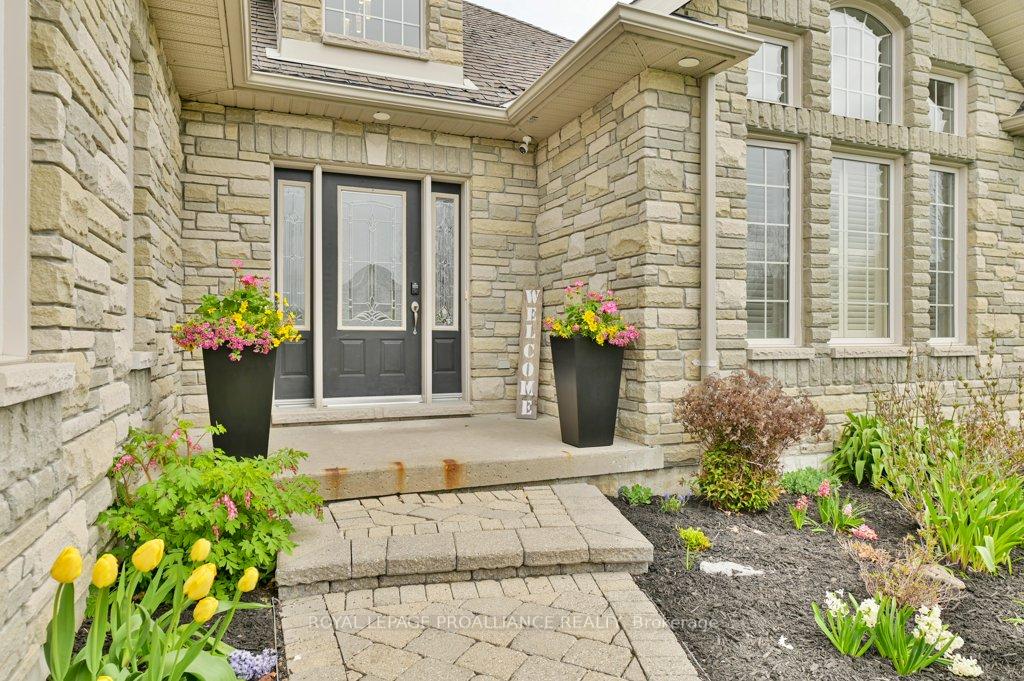 Photo 11 of 30 Cooke Court, Belleville — HOMEH