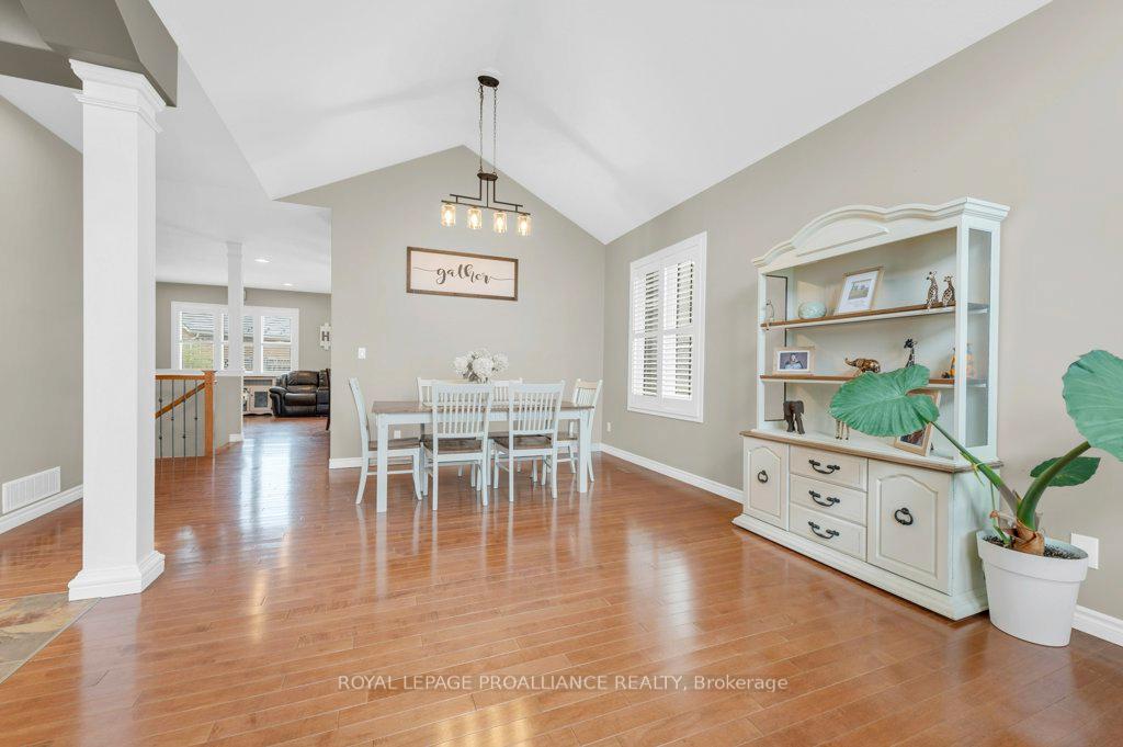 Photo 4 of 30 Cooke Court, Belleville — HOMEH