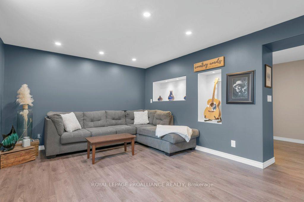 Photo 18 of 30 Cooke Court, Belleville — HOMEH