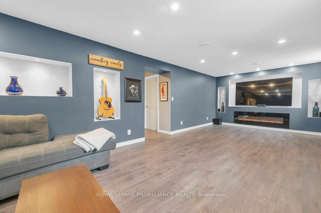 Photo 17 of 30 Cooke Court, Belleville — HOMEH