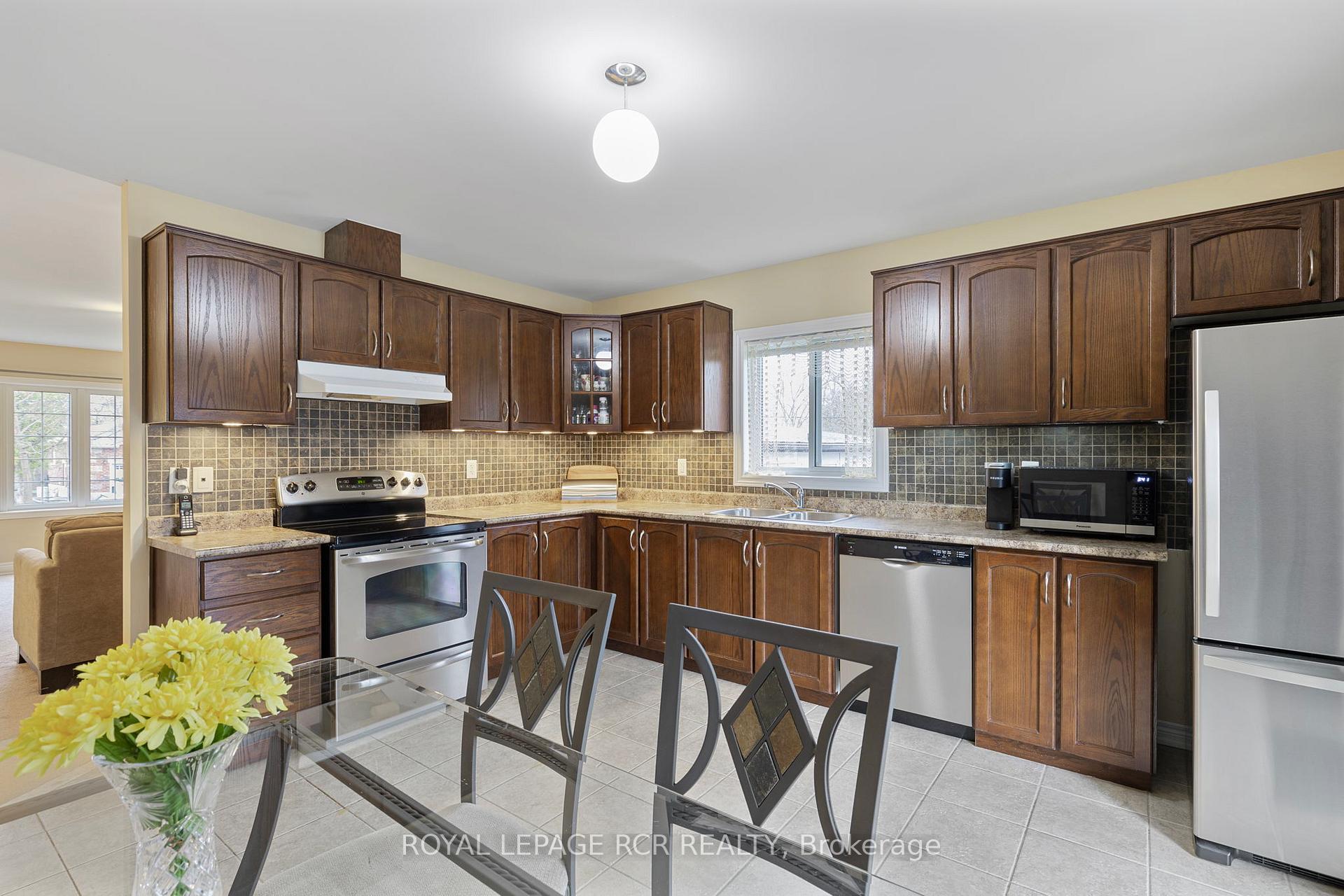 Photo 4 of 835 Norval Road, Georgina, Historic Lakeshore Communities — HOMEH