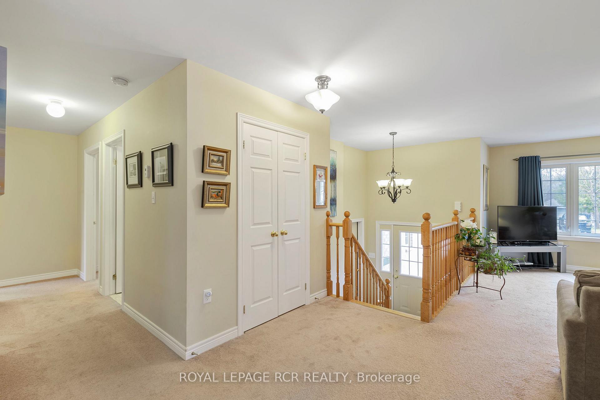 Photo 3 of 835 Norval Road, Georgina, Historic Lakeshore Communities — HOMEH