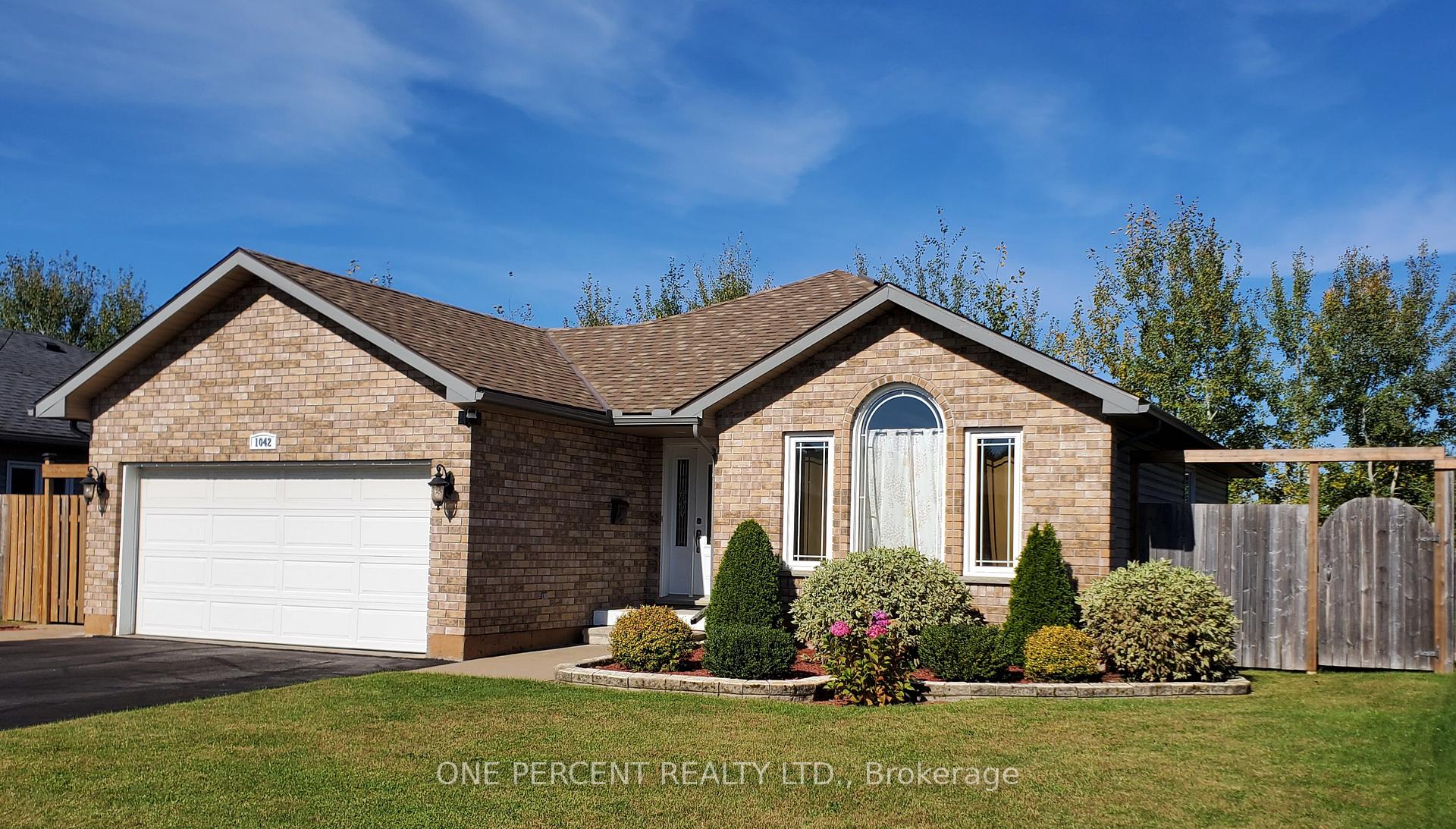 Photo 1 of 1042 limestone Trail, Petawawa — HOMEH