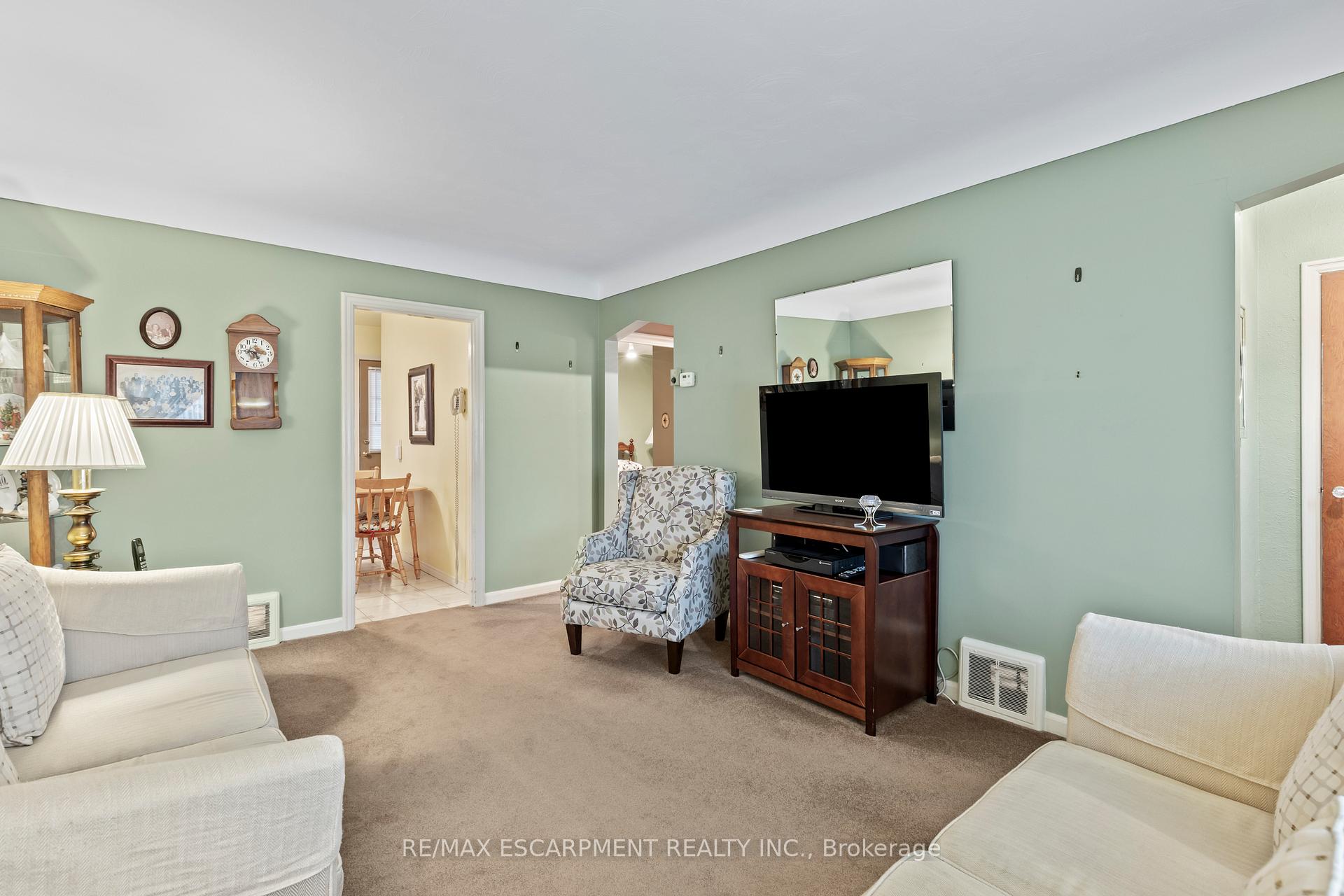 Photo 4 of 171 Cochrane Road, Hamilton, Bartonville — HOMEH