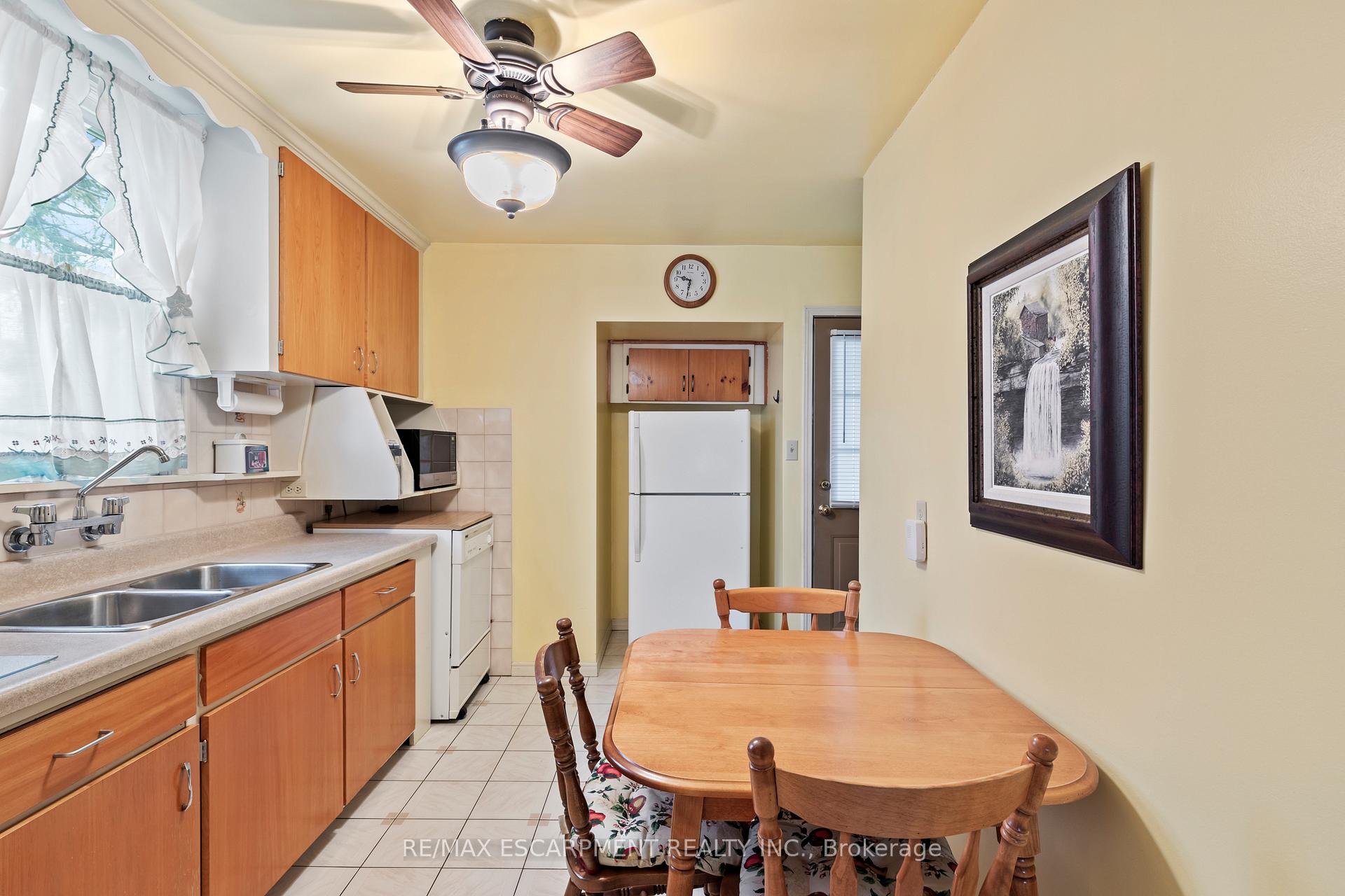 Photo 6 of 171 Cochrane Road, Hamilton, Bartonville — HOMEH