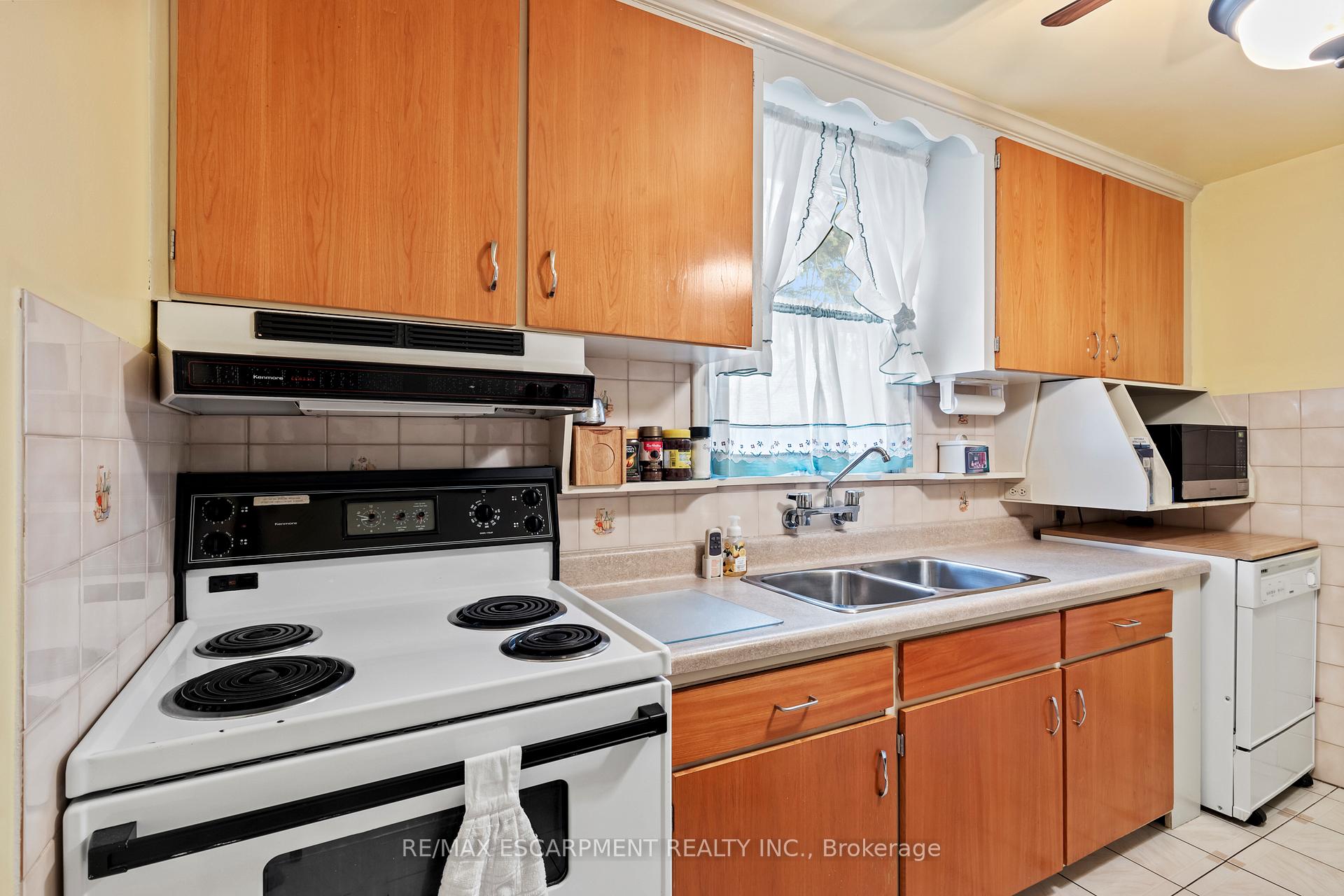 Photo 29 of 171 Cochrane Road, Hamilton, Bartonville — HOMEH