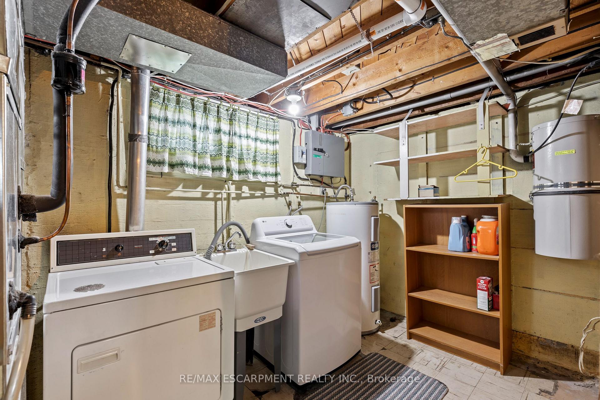 Photo 13 of 171 Cochrane Road, Hamilton, Bartonville — HOMEH