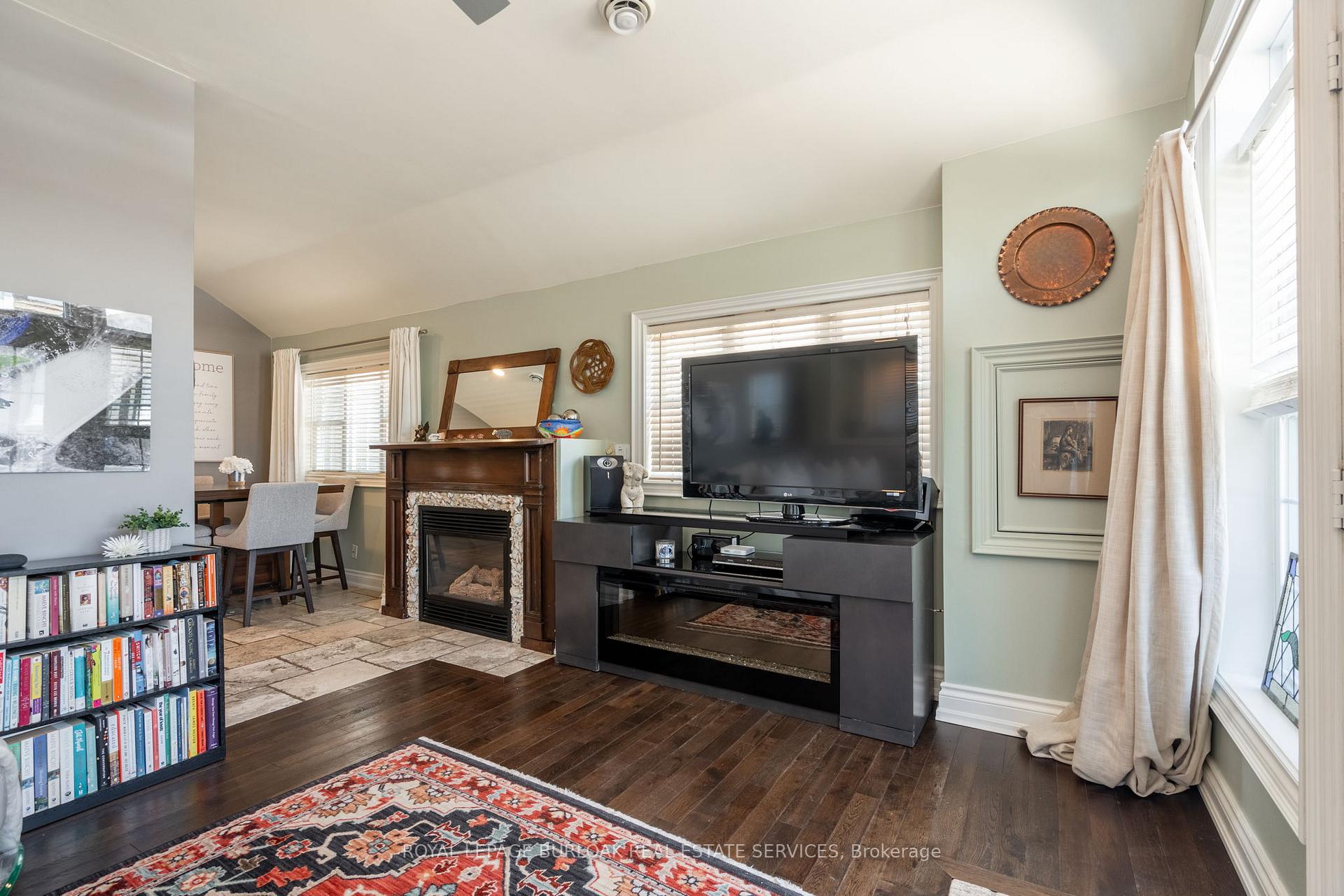 Photo 6 of 19 Considine Avenue, St. Catharines, Port Dalhousie — HOMEH