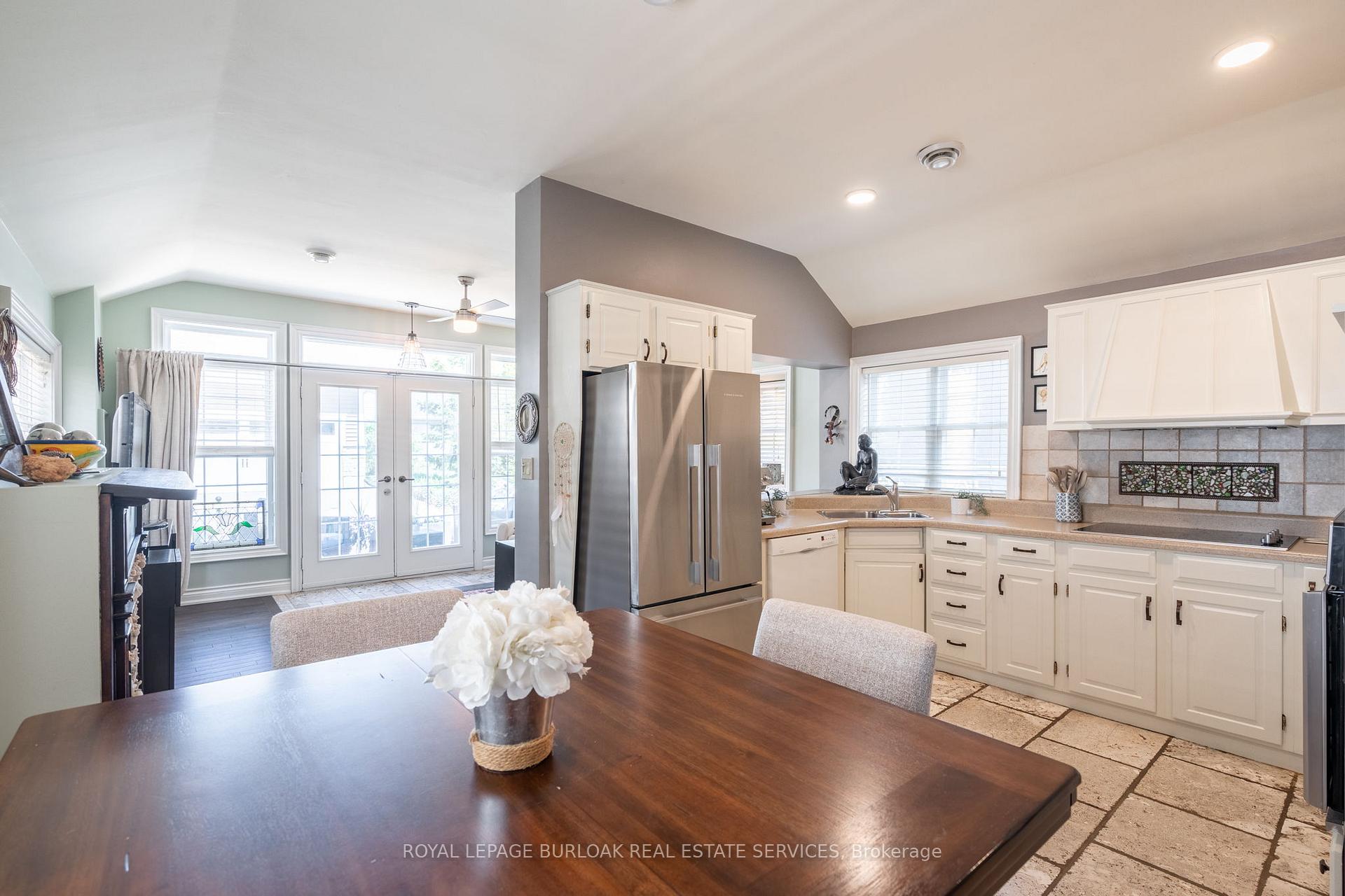Photo 2 of 19 Considine Avenue, St. Catharines, Port Dalhousie — HOMEH