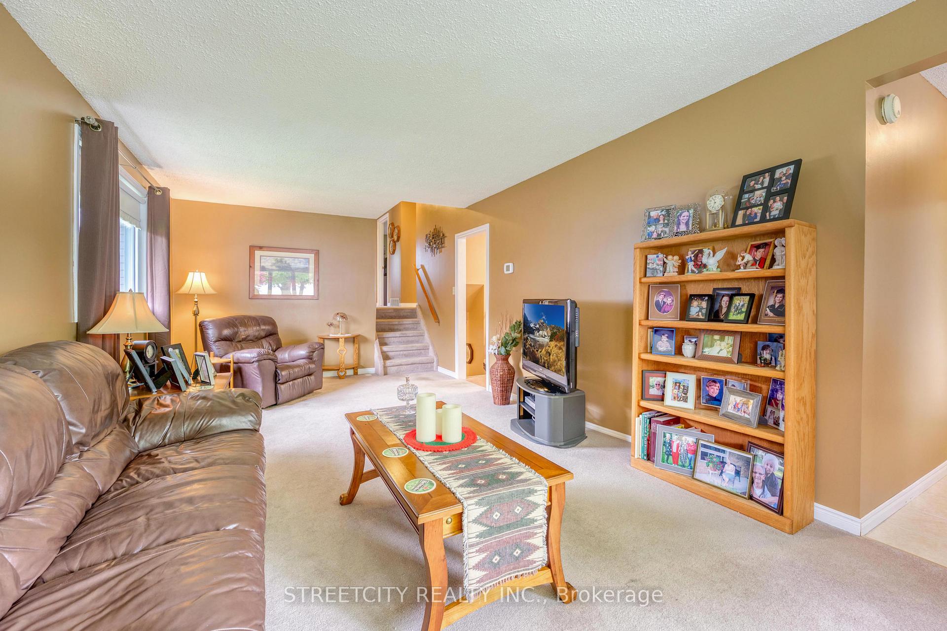 Photo 18 of 574 Front Street, Plympton-Wyoming, Plympton Wyoming — HOMEH