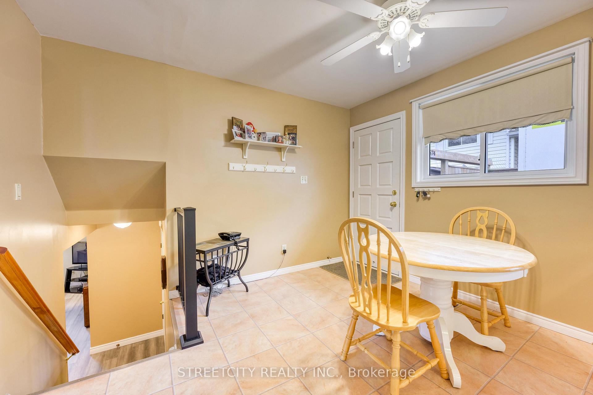 Photo 5 of 574 Front Street, Plympton-Wyoming, Plympton Wyoming — HOMEH