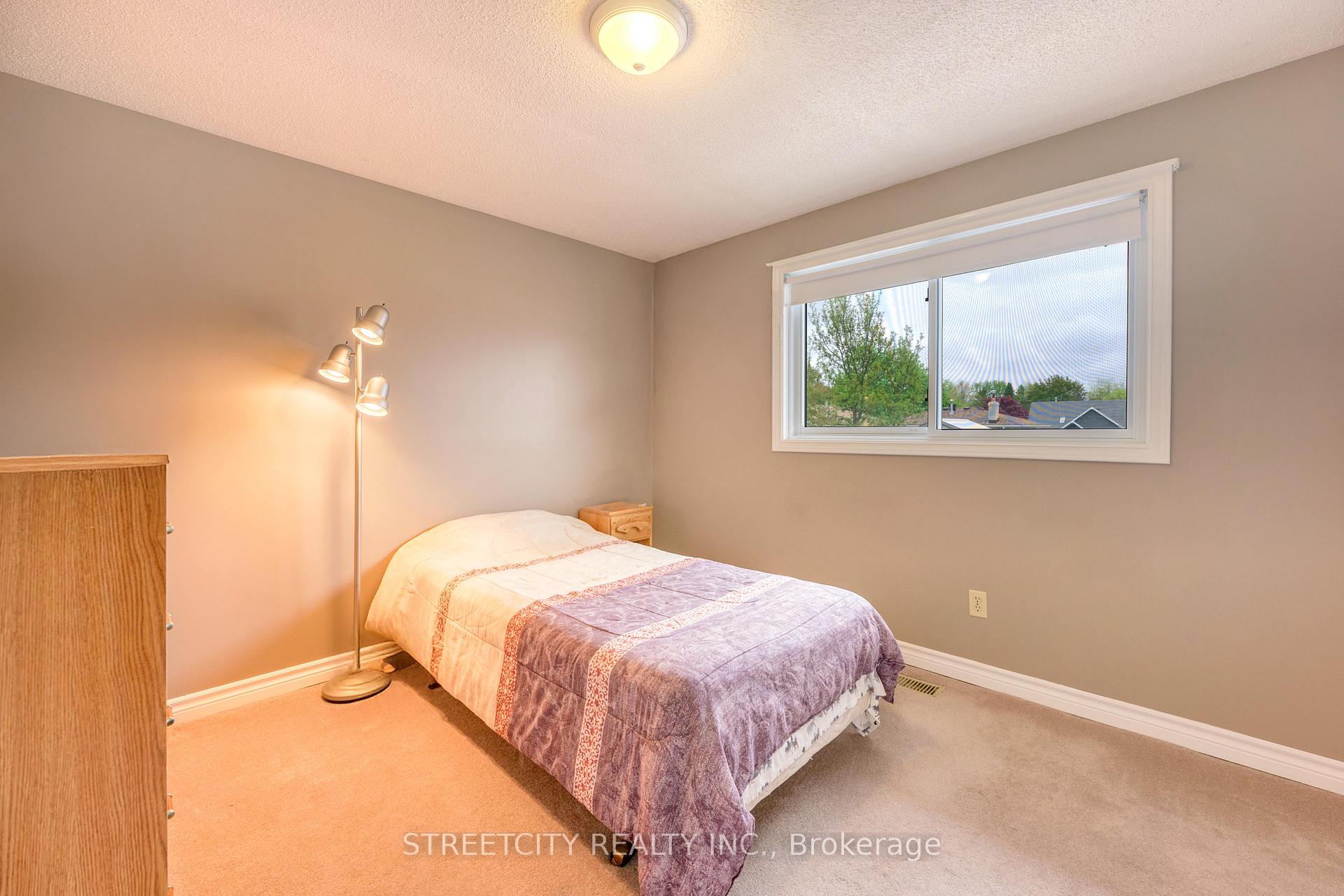 Photo 11 of 574 Front Street, Plympton-Wyoming, Plympton Wyoming — HOMEH