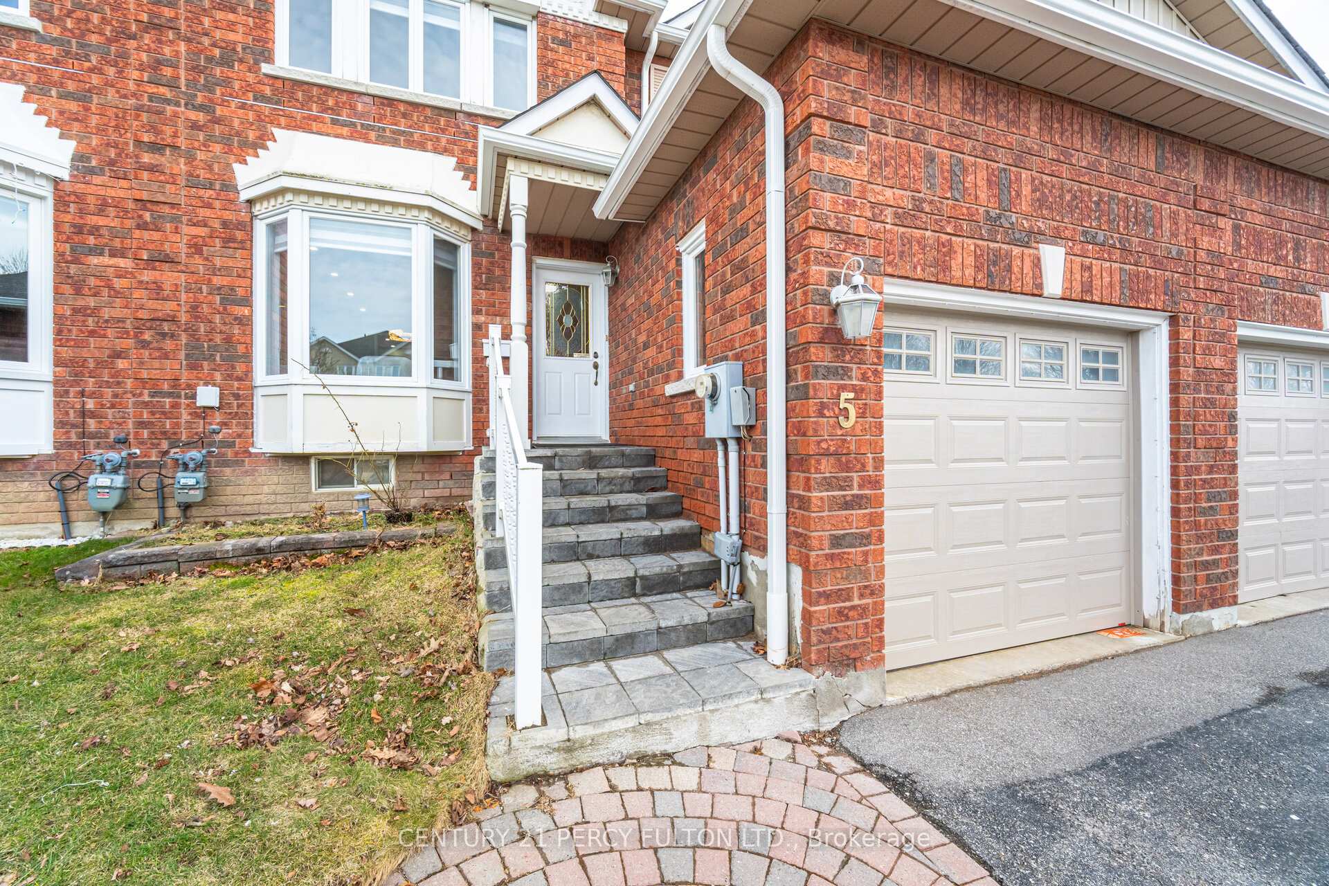 Photo 8 of 5 Gill Crescent, Ajax, Central West — HOMEH