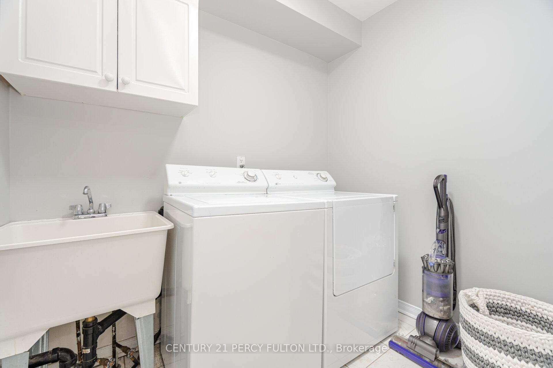 Photo 6 of 5 Gill Crescent, Ajax, Central West — HOMEH