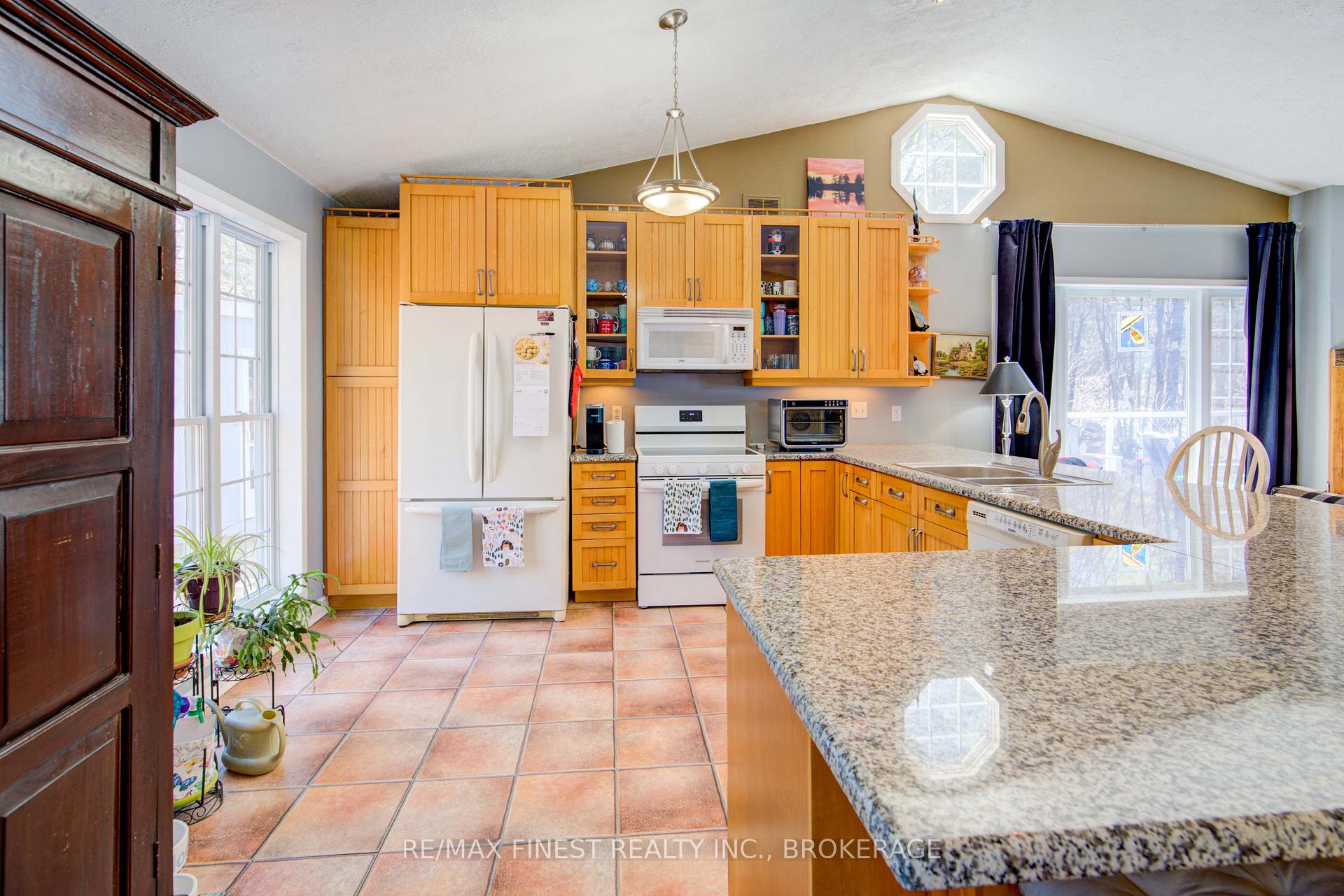 Photo 9 of 1395 Fifth Lake Road, Central Frontenac, Frontenac Centre — HOMEH