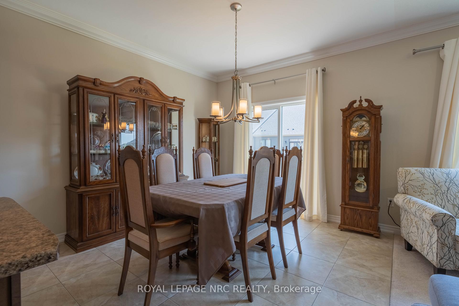Photo 9 of 8956 Tristar Crescent, Niagara Falls, Chippawa — HOMEH