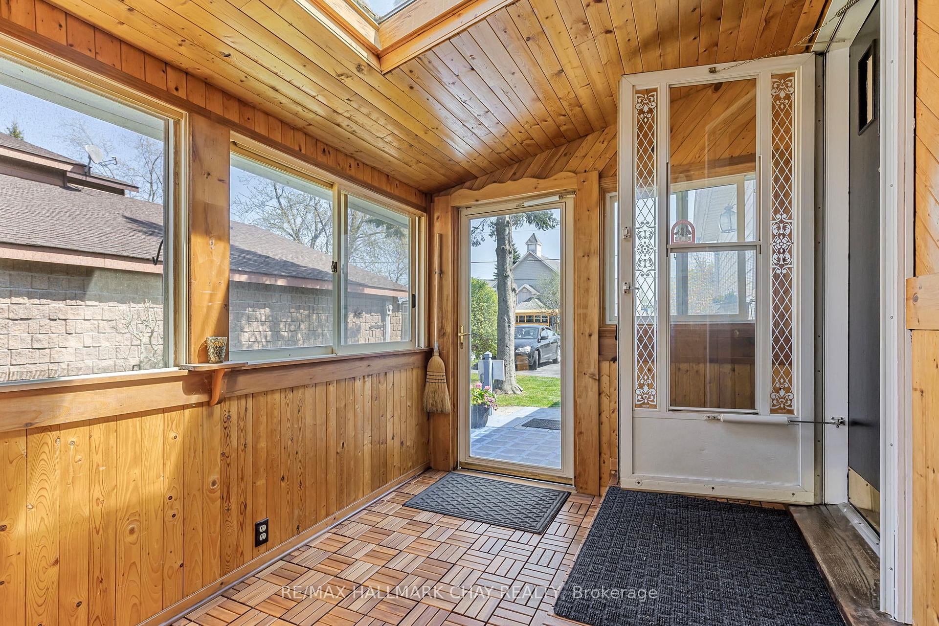 Photo 3 of 270 Hollywood Drive, Georgina, Keswick South — HOMEH