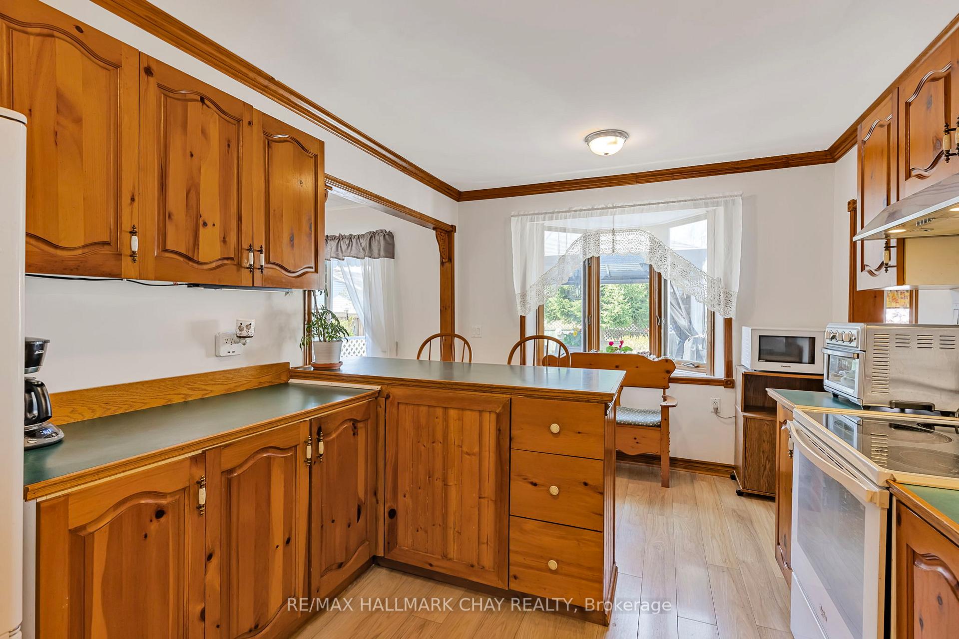 Photo 9 of 270 Hollywood Drive, Georgina, Keswick South — HOMEH