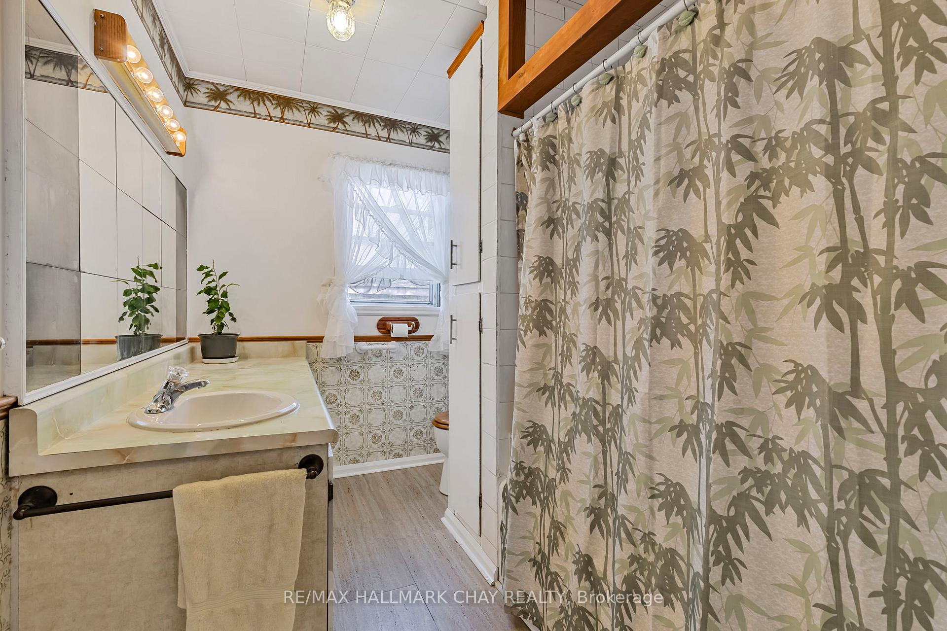 Photo 24 of 270 Hollywood Drive, Georgina, Keswick South — HOMEH