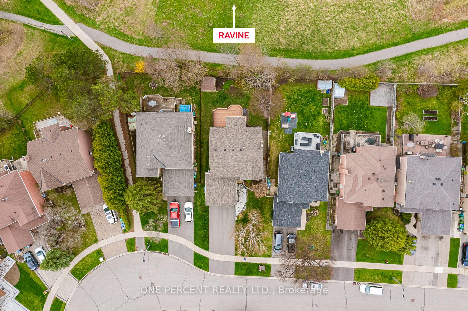 Photo 7 of 61 St. Michaels Crescent, Caledon, Bolton North — HOMEH