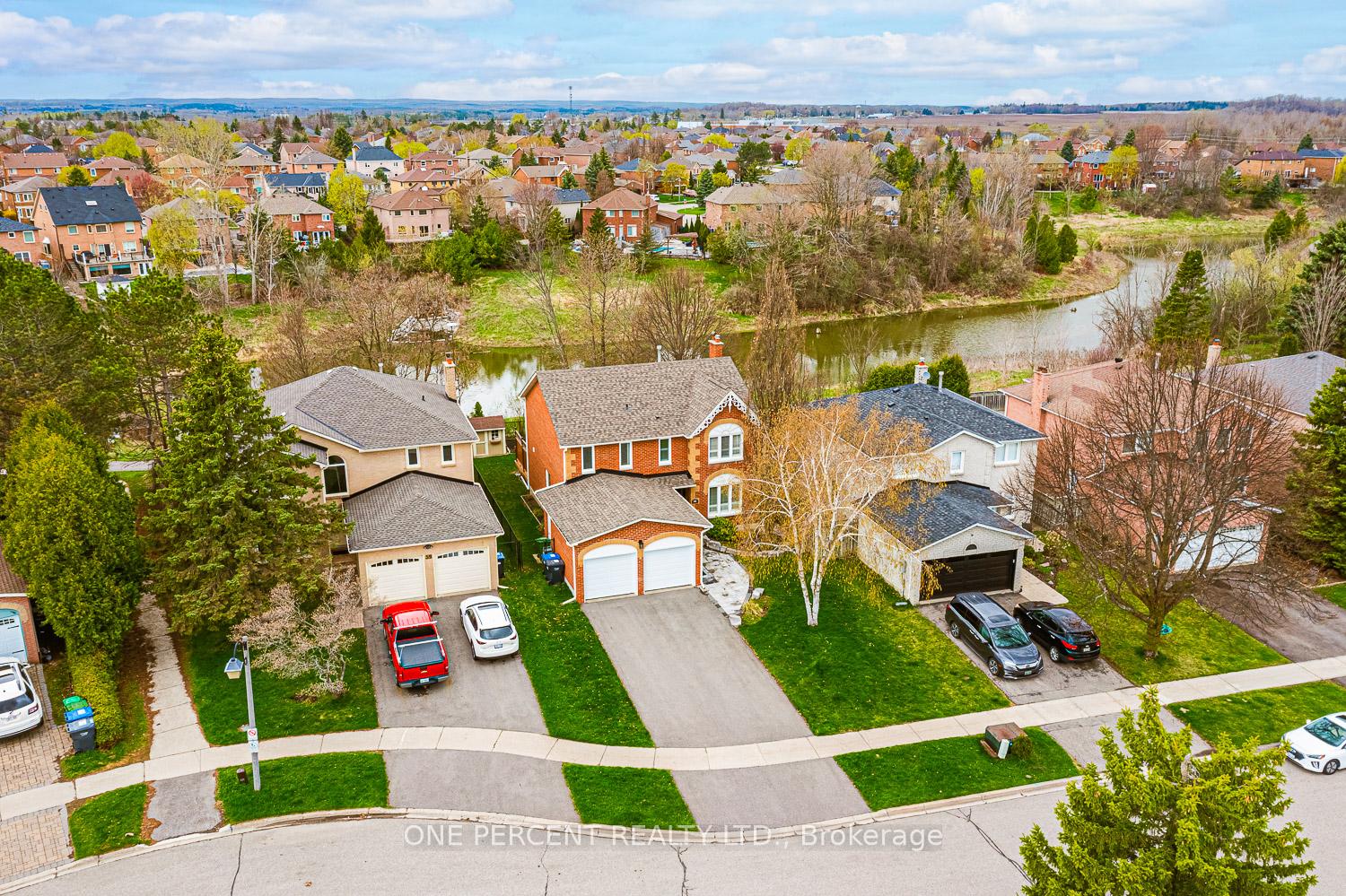 Photo 27 of 61 St. Michaels Crescent, Caledon, Bolton North — HOMEH