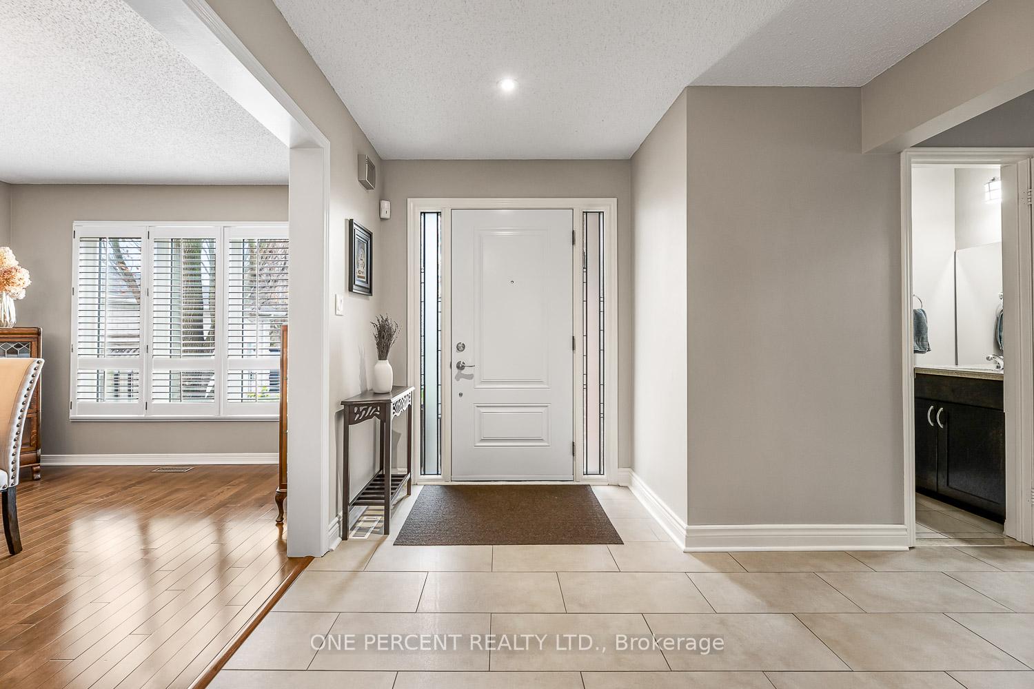Photo 16 of 61 St. Michaels Crescent, Caledon, Bolton North — HOMEH