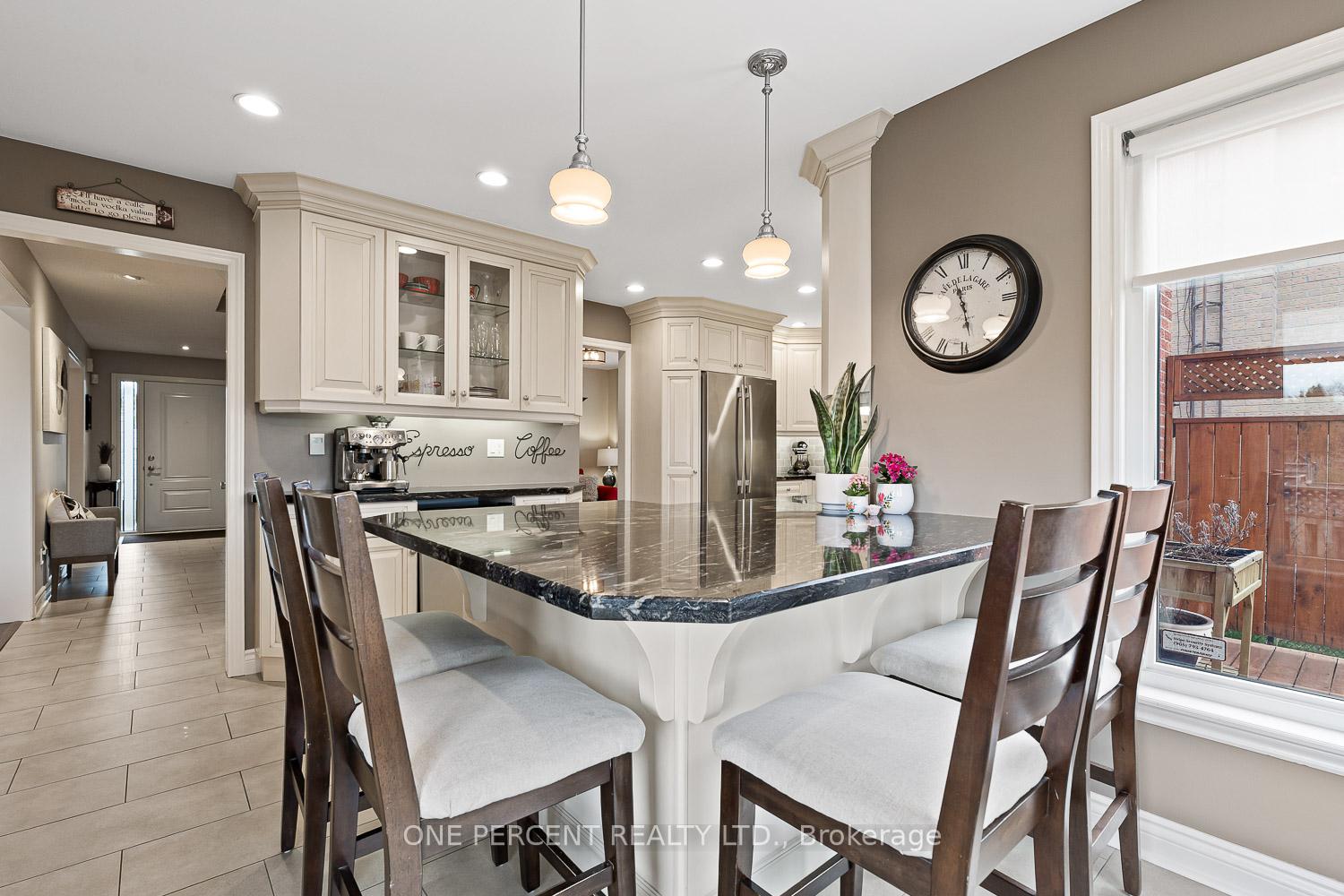 Photo 14 of 61 St. Michaels Crescent, Caledon, Bolton North — HOMEH