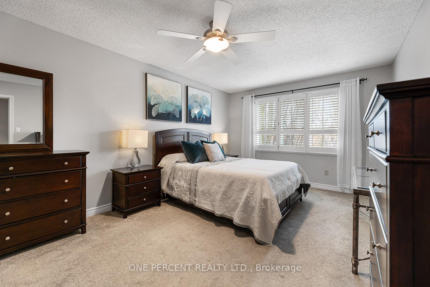Photo 5 of 61 St. Michaels Crescent, Caledon, Bolton North — HOMEH
