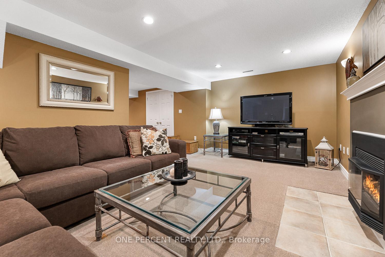 Photo 28 of 61 St. Michaels Crescent, Caledon, Bolton North — HOMEH