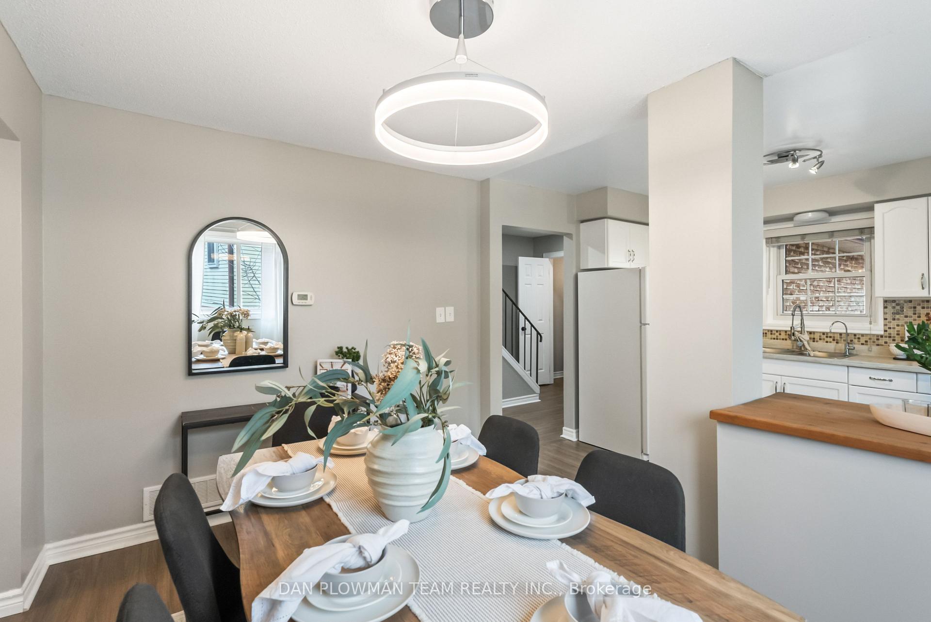 Photo 4 of 979 Southgate Drive, Oshawa, Donevan — HOMEH