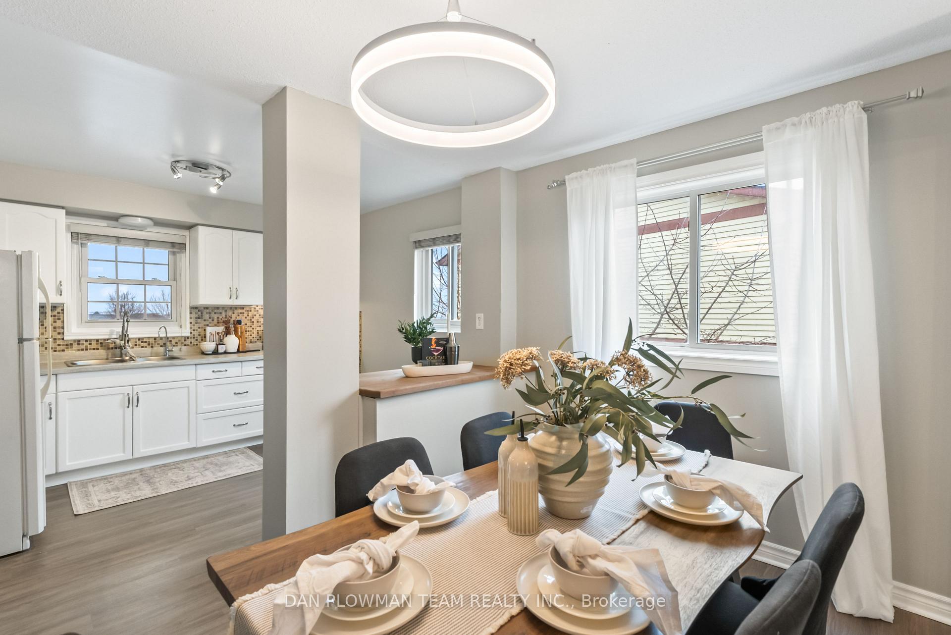 Photo 5 of 979 Southgate Drive, Oshawa, Donevan — HOMEH