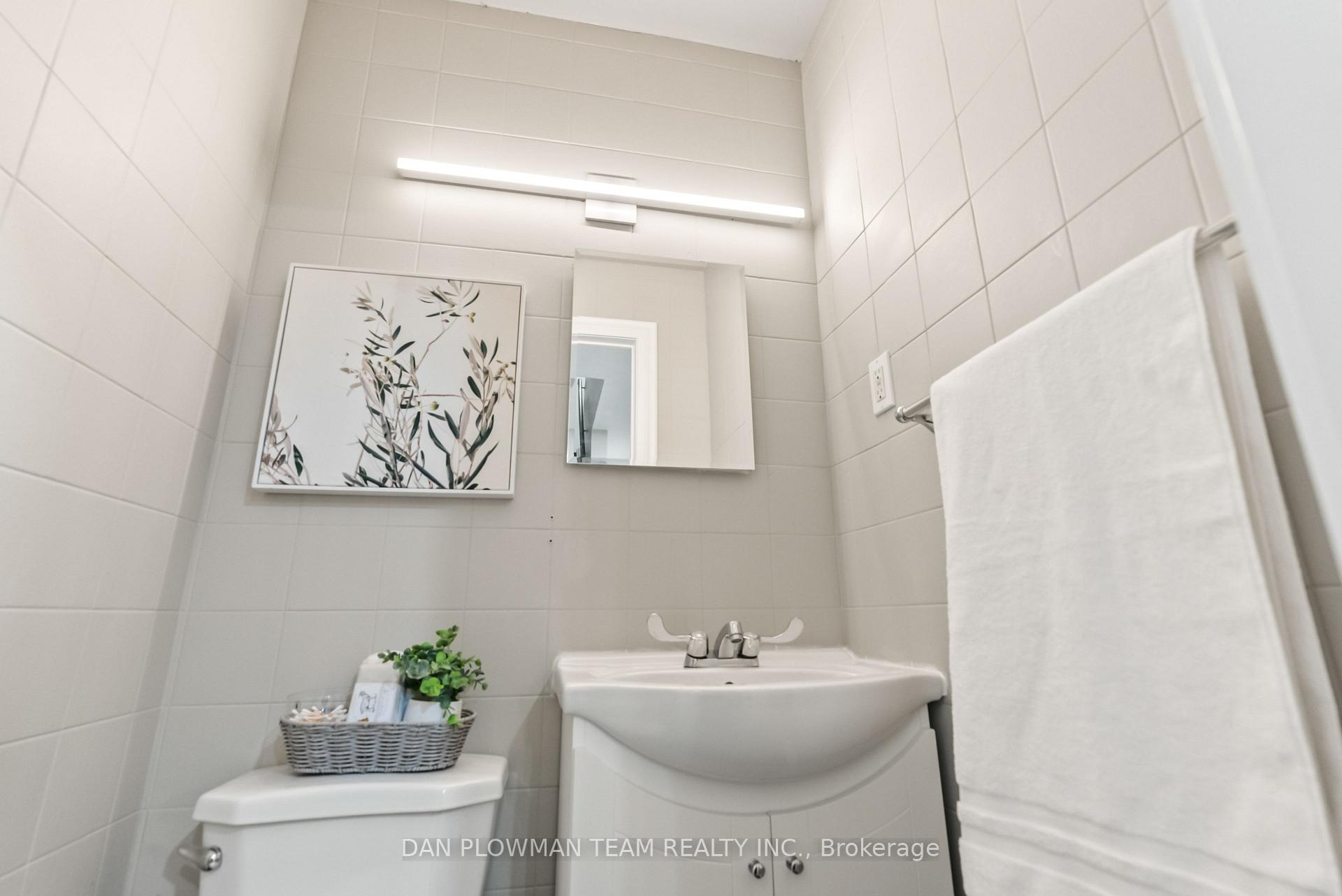 Photo 18 of 979 Southgate Drive, Oshawa, Donevan — HOMEH