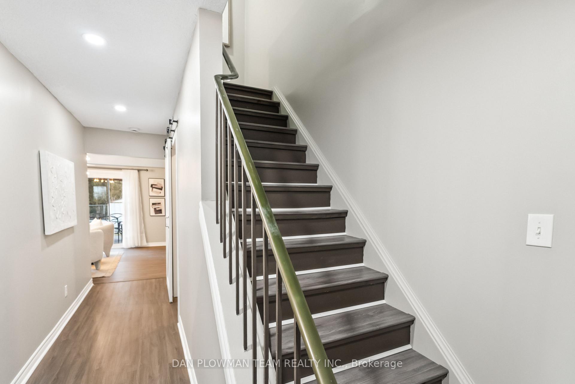 Photo 8 of 979 Southgate Drive, Oshawa, Donevan — HOMEH