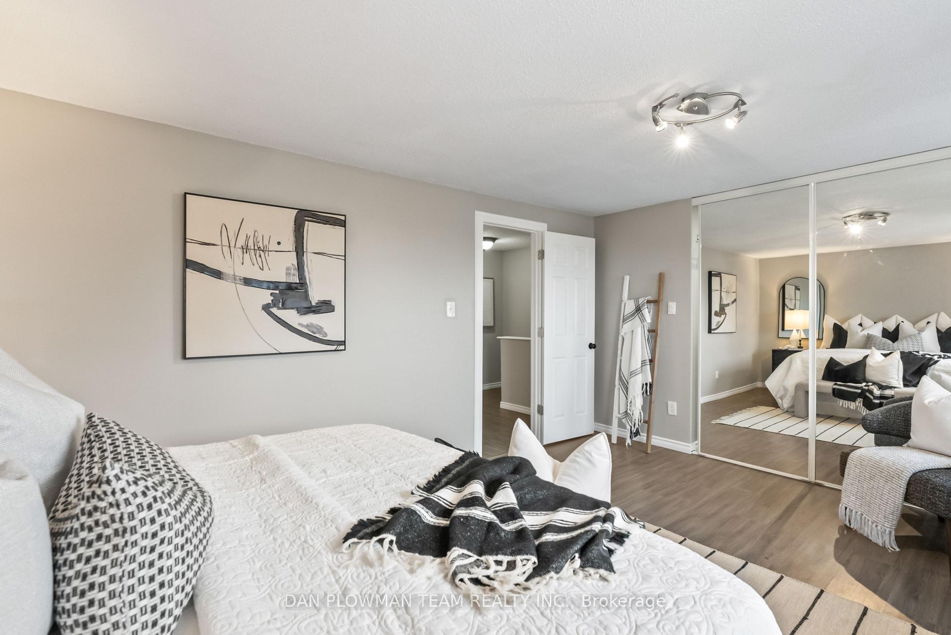 Photo 17 of 979 Southgate Drive, Oshawa, Donevan — HOMEH