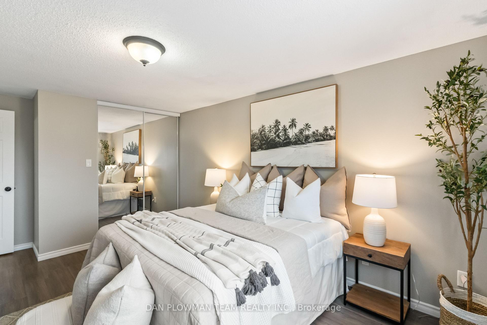 Photo 13 of 979 Southgate Drive, Oshawa, Donevan — HOMEH