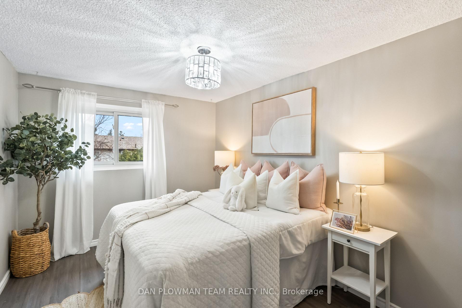 Photo 27 of 979 Southgate Drive, Oshawa, Donevan — HOMEH