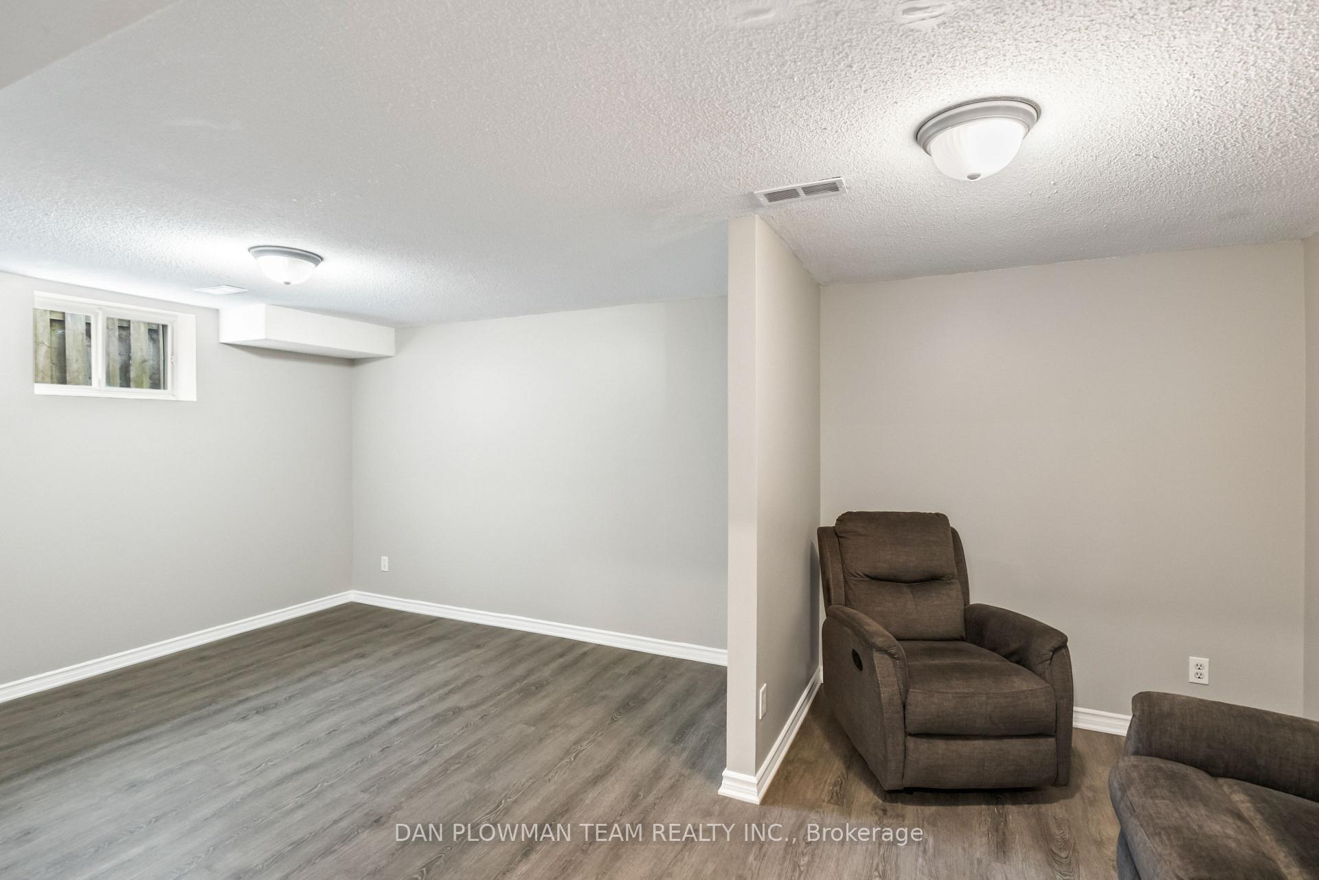 Photo 40 of 979 Southgate Drive, Oshawa, Donevan — HOMEH