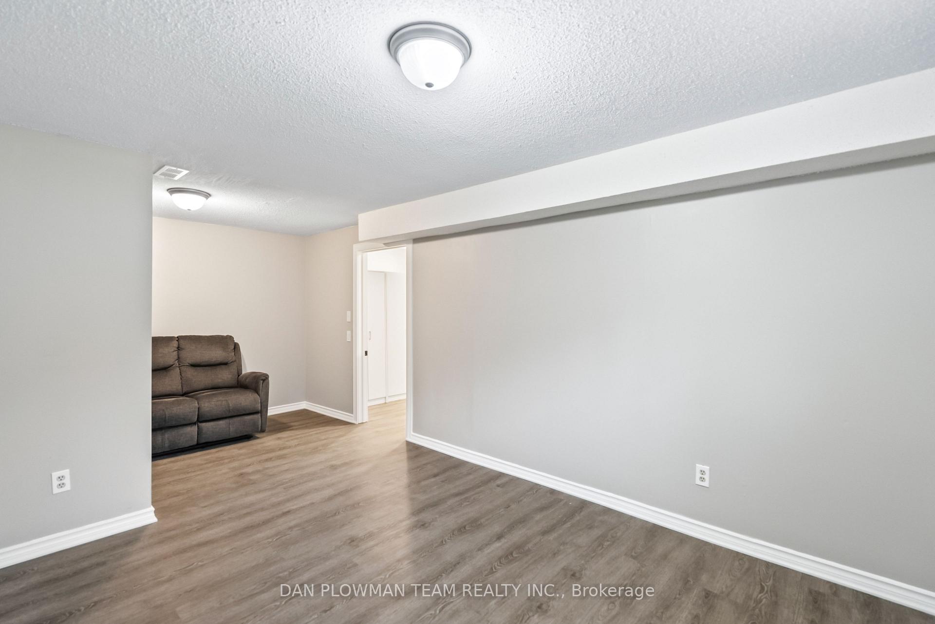 Photo 23 of 979 Southgate Drive, Oshawa, Donevan — HOMEH
