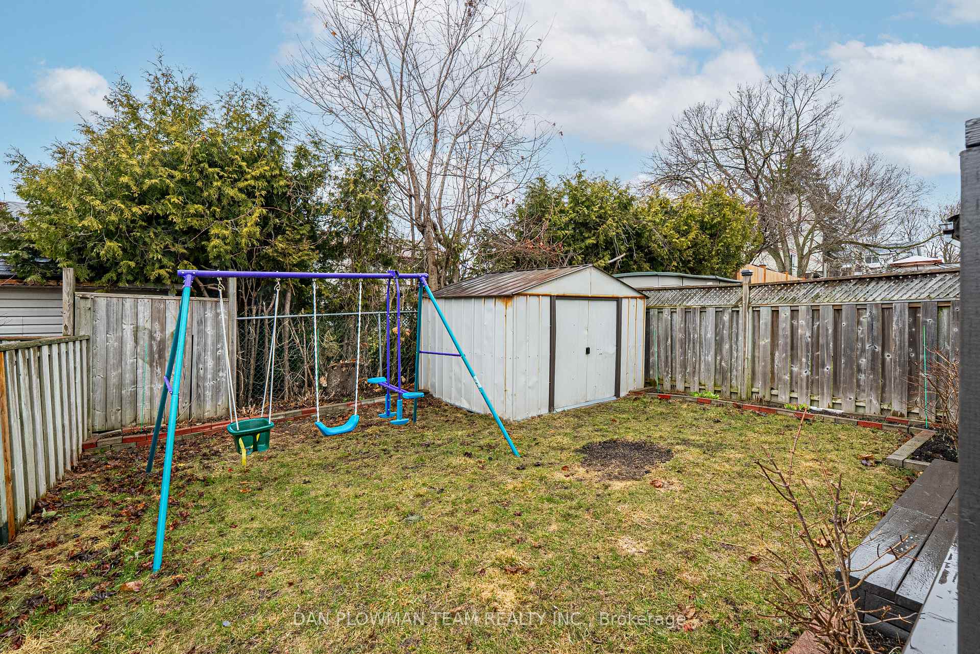 Photo 37 of 979 Southgate Drive, Oshawa, Donevan — HOMEH
