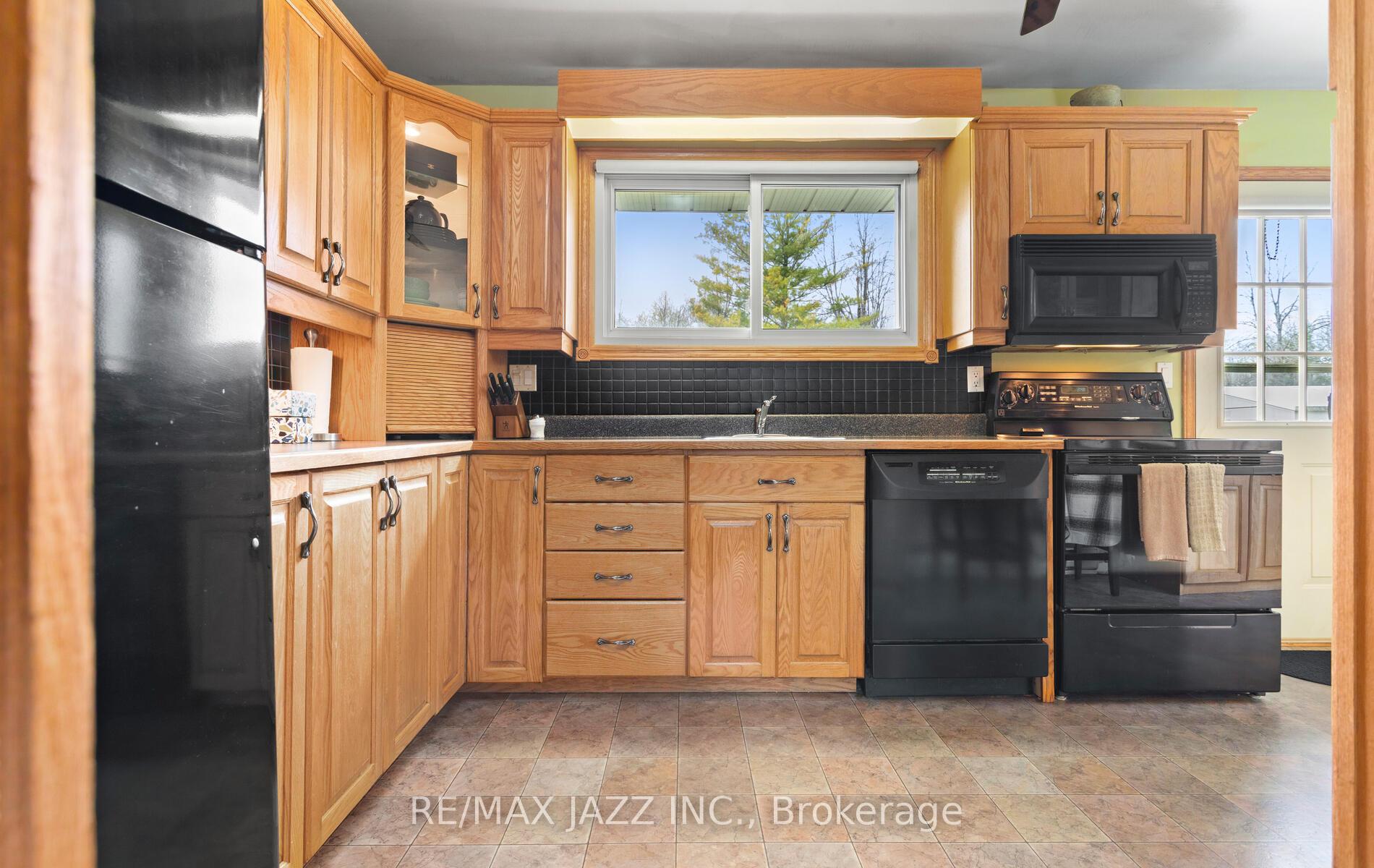 Photo 25 of 179 Montrose Road, Quinte West, Sidney Ward — HOMEH