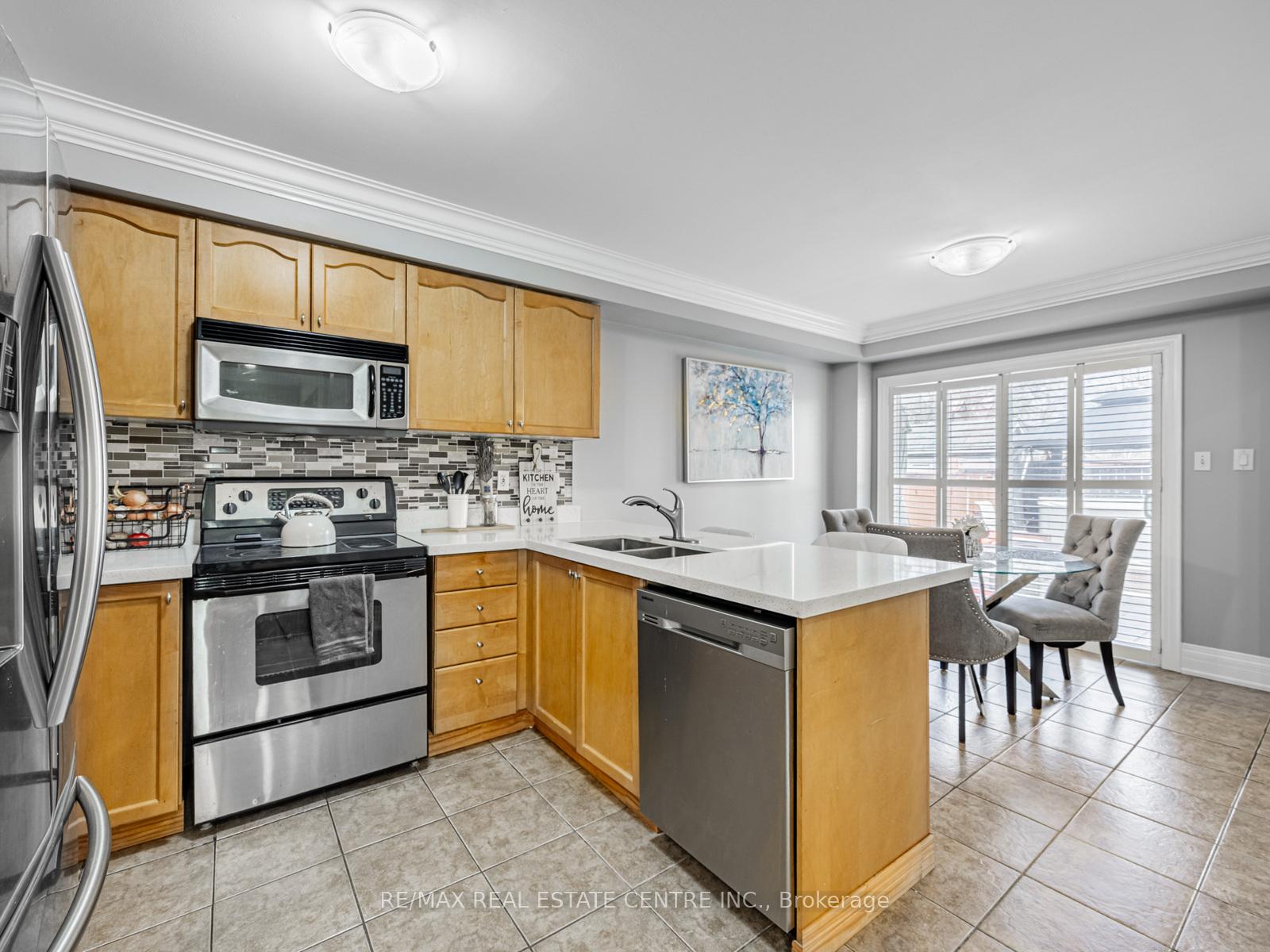 Photo 11 of 90 Solmar Avenue, Whitby, Taunton North — HOMEH