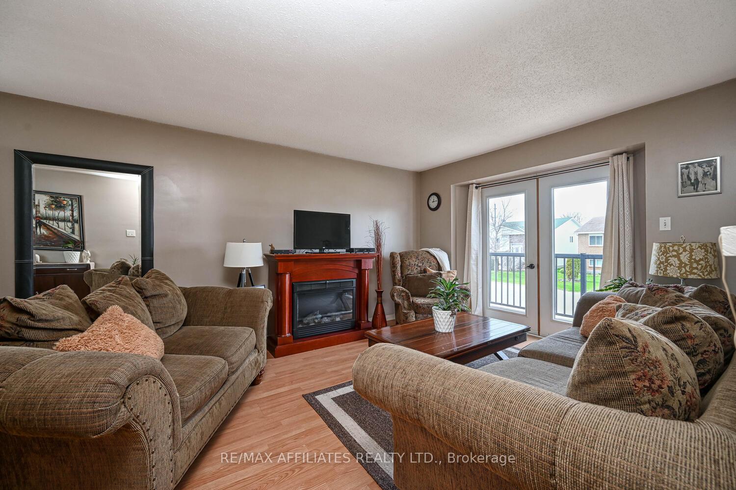 Photo 10 of 73 Merrick Street, Smiths Falls — HOMEH