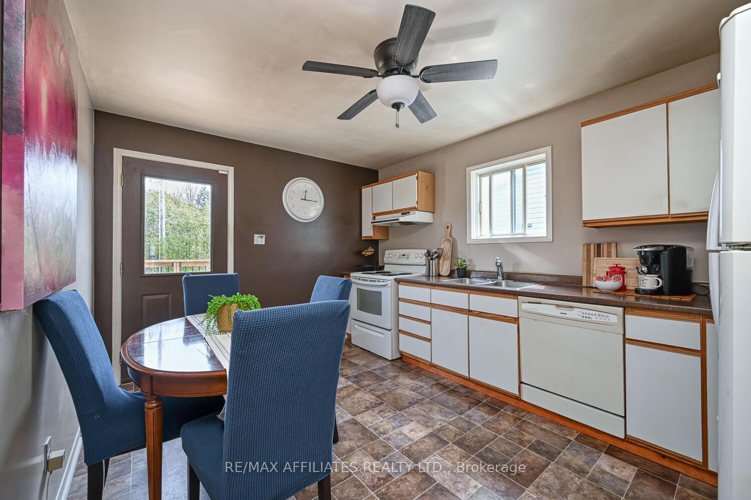 Photo 14 of 73 Merrick Street, Smiths Falls — HOMEH