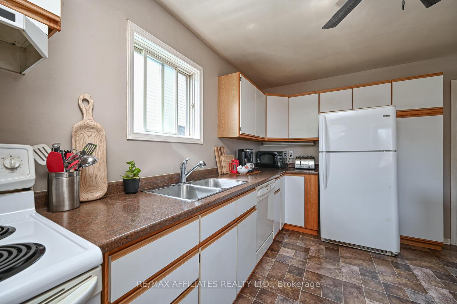 Photo 34 of 73 Merrick Street, Smiths Falls — HOMEH
