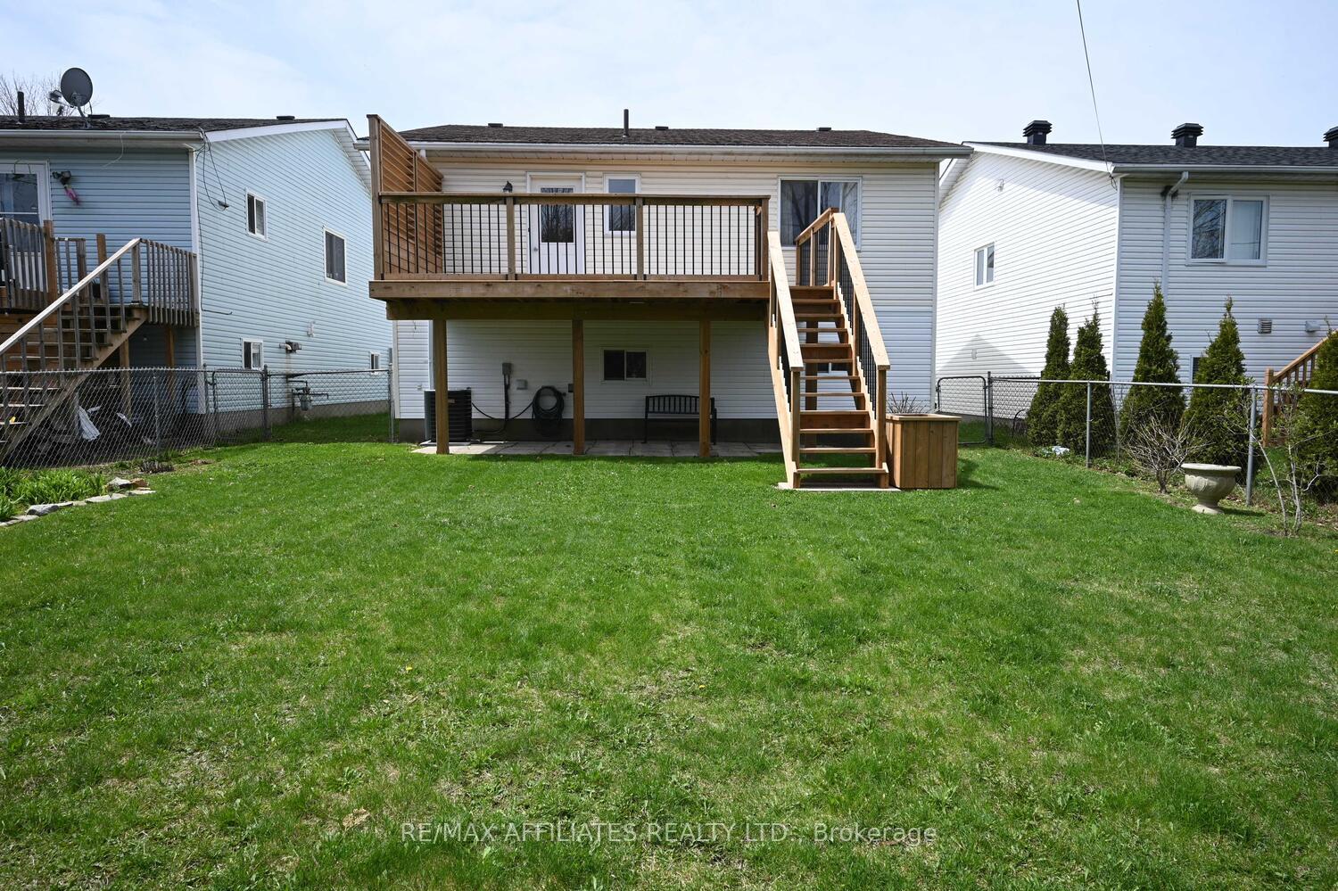 Photo 47 of 73 Merrick Street, Smiths Falls — HOMEH