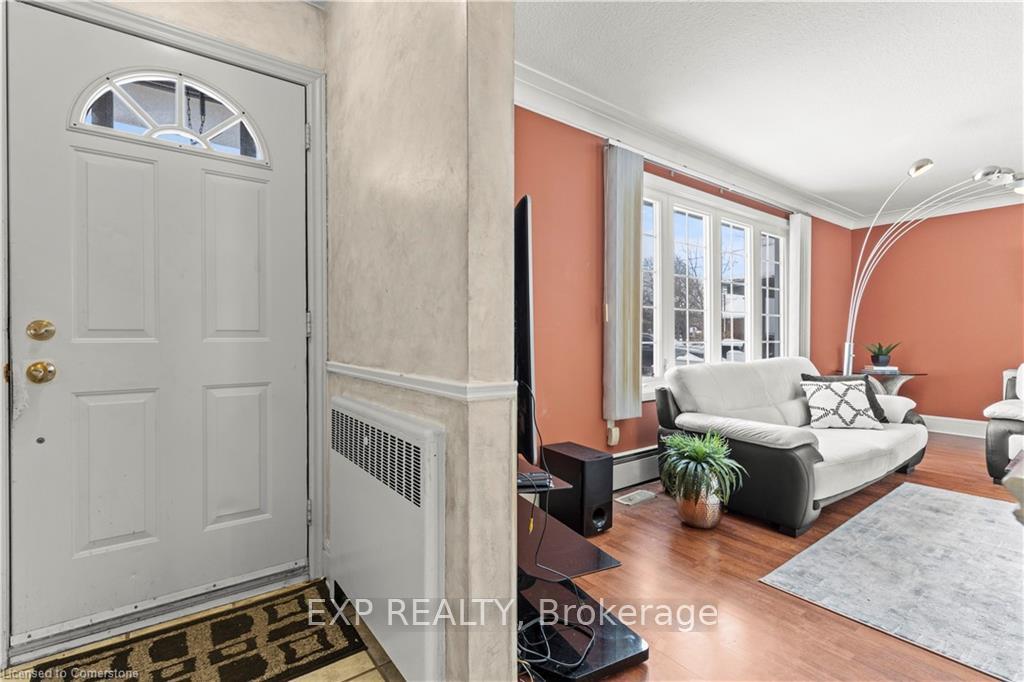 Photo 2 of 504 Carlton Street, St. Catharines, Carlton/Bunting — HOMEH