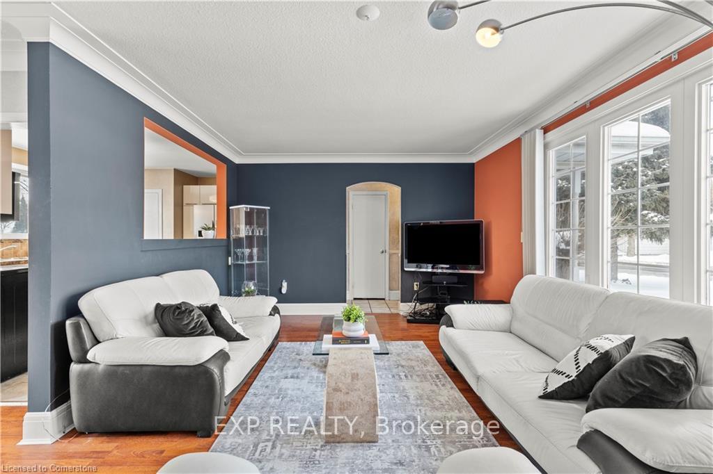 Photo 3 of 504 Carlton Street, St. Catharines, Carlton/Bunting — HOMEH