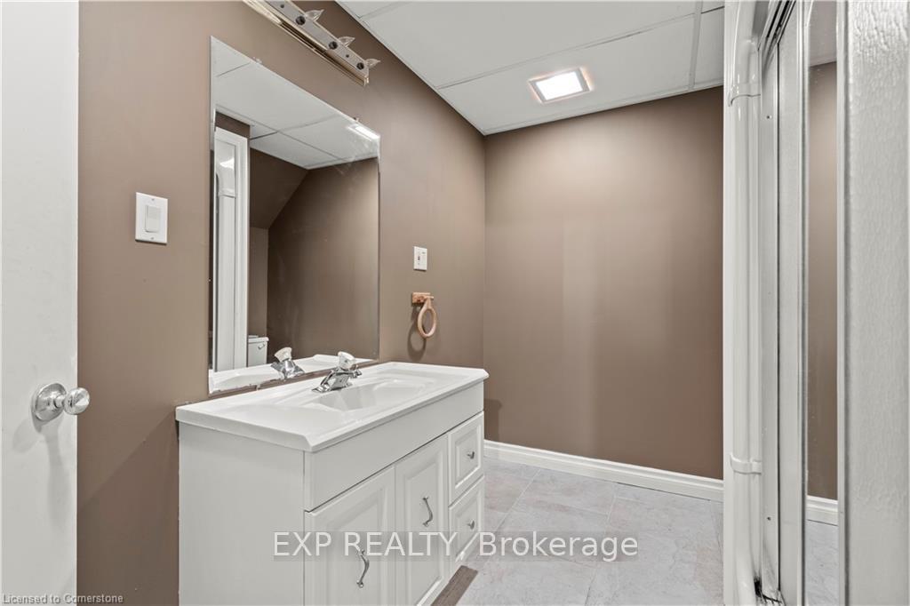 Photo 7 of 504 Carlton Street, St. Catharines, Carlton/Bunting — HOMEH