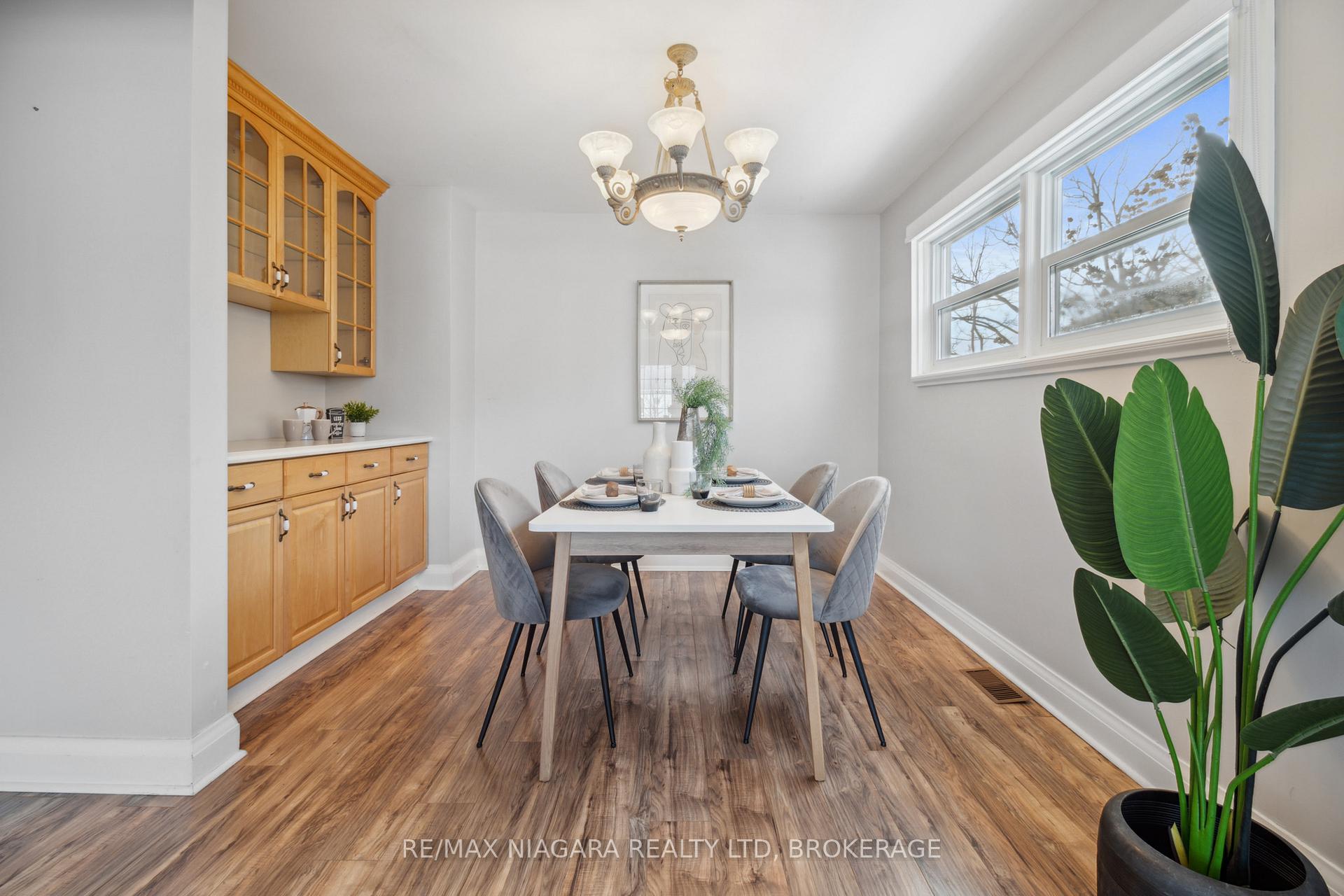 Photo 5 of 14 Cliff Road, St. Catharines, Old Glenridge — HOMEH