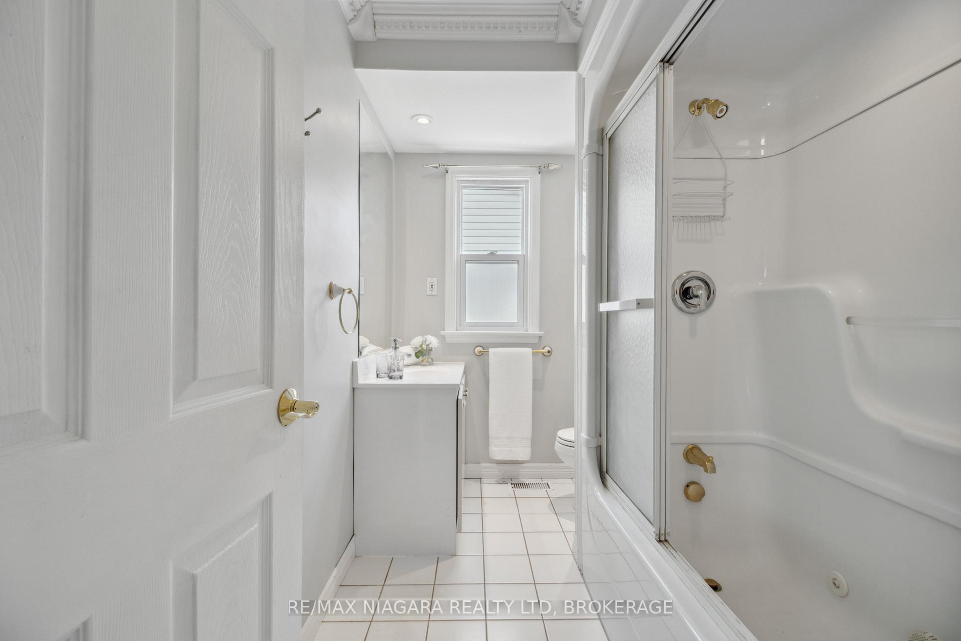 Photo 16 of 14 Cliff Road, St. Catharines, Old Glenridge — HOMEH